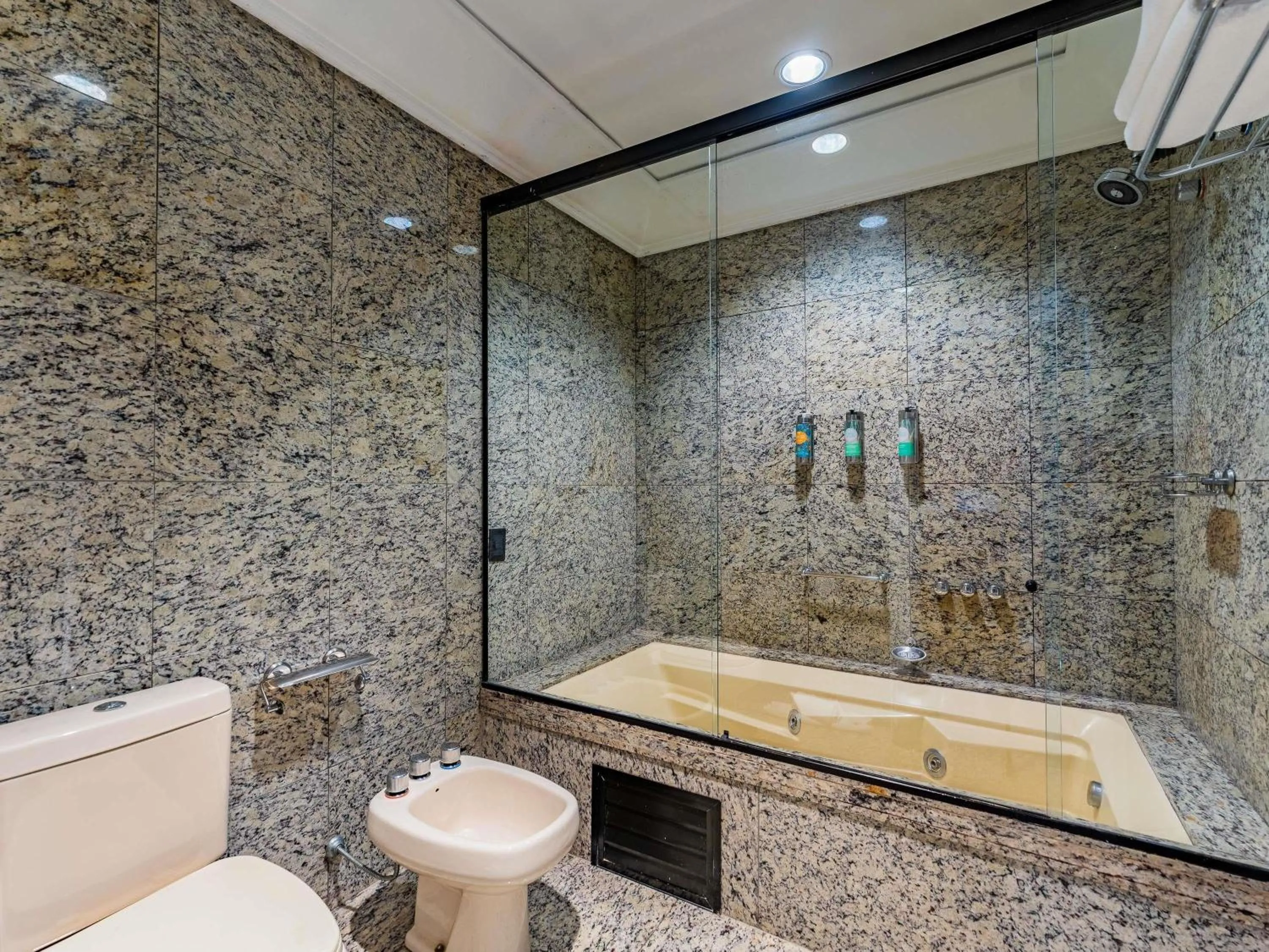 Bedroom in Grand Mercure Curitiba Rayon