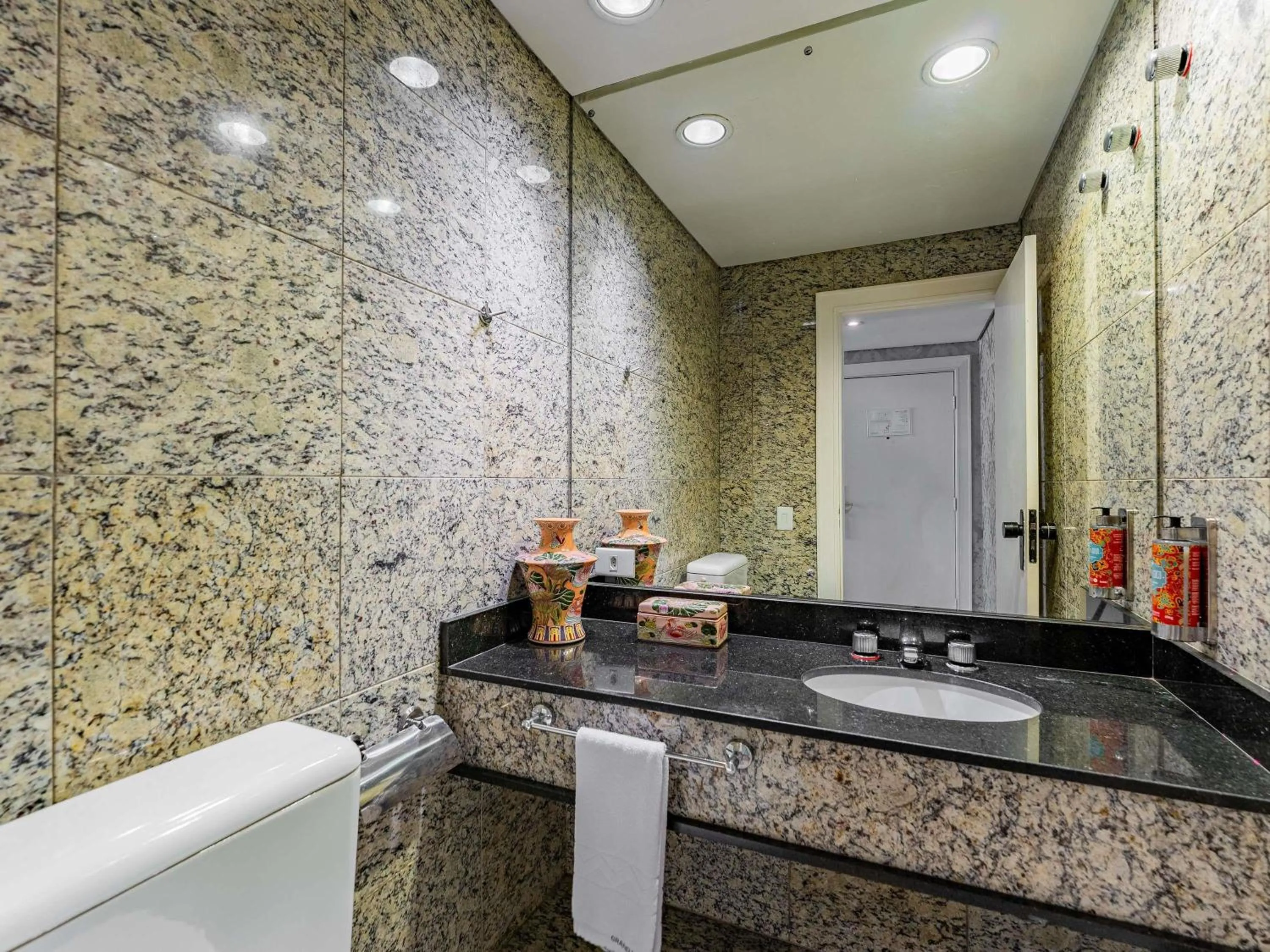 Bedroom in Grand Mercure Curitiba Rayon