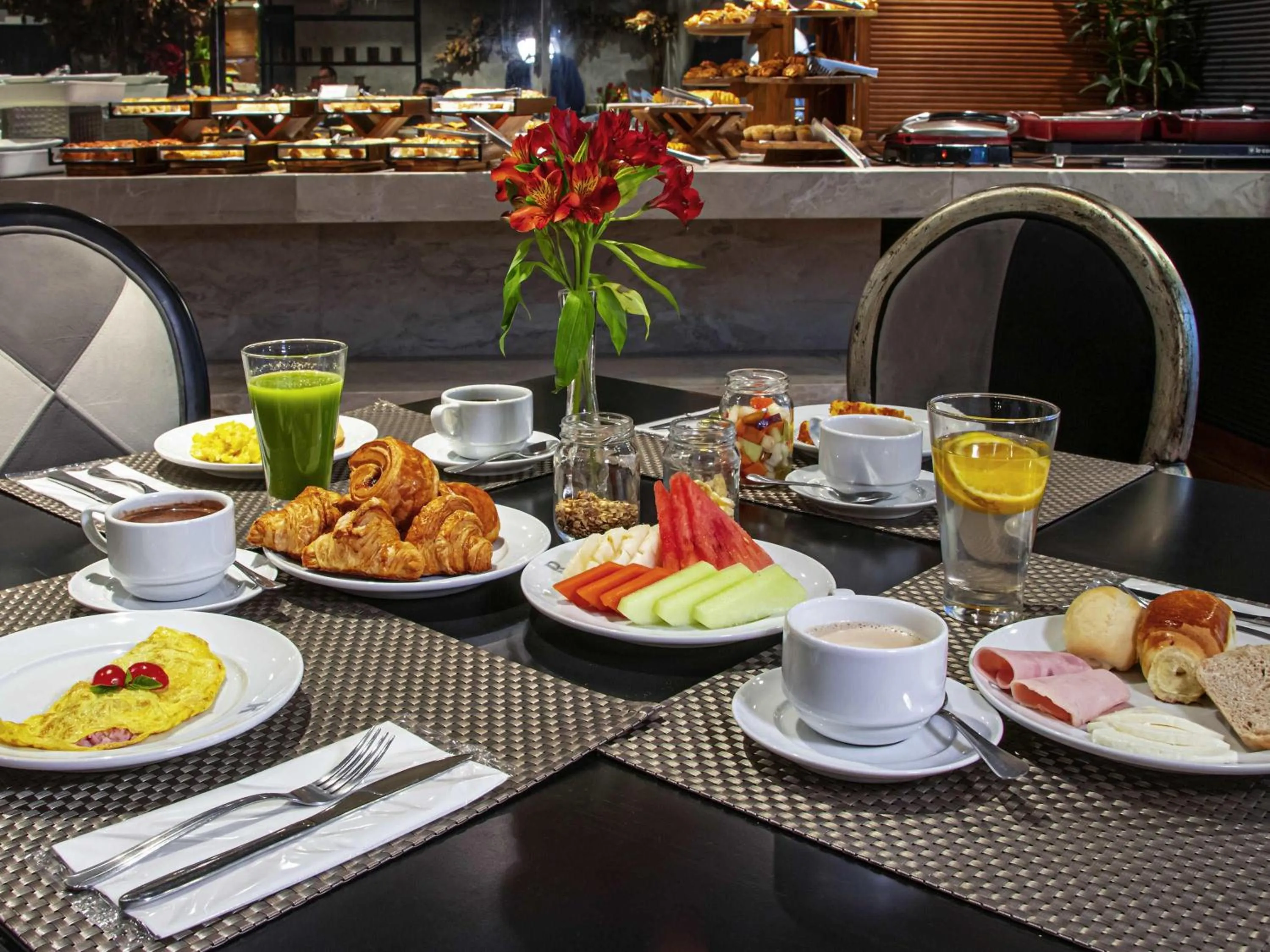 Breakfast in Grand Mercure Curitiba Rayon
