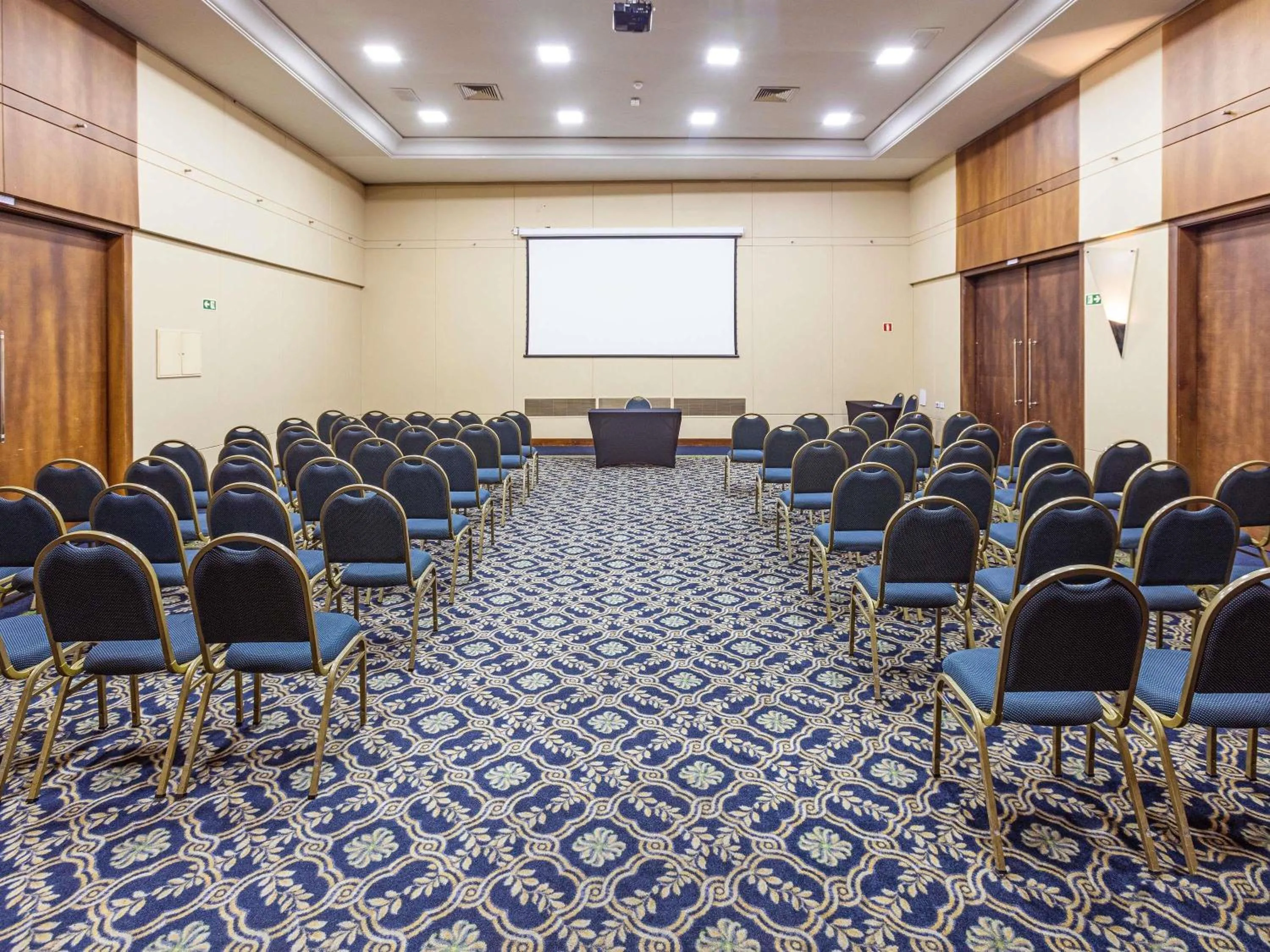 Meeting/conference room in Grand Mercure Curitiba Rayon