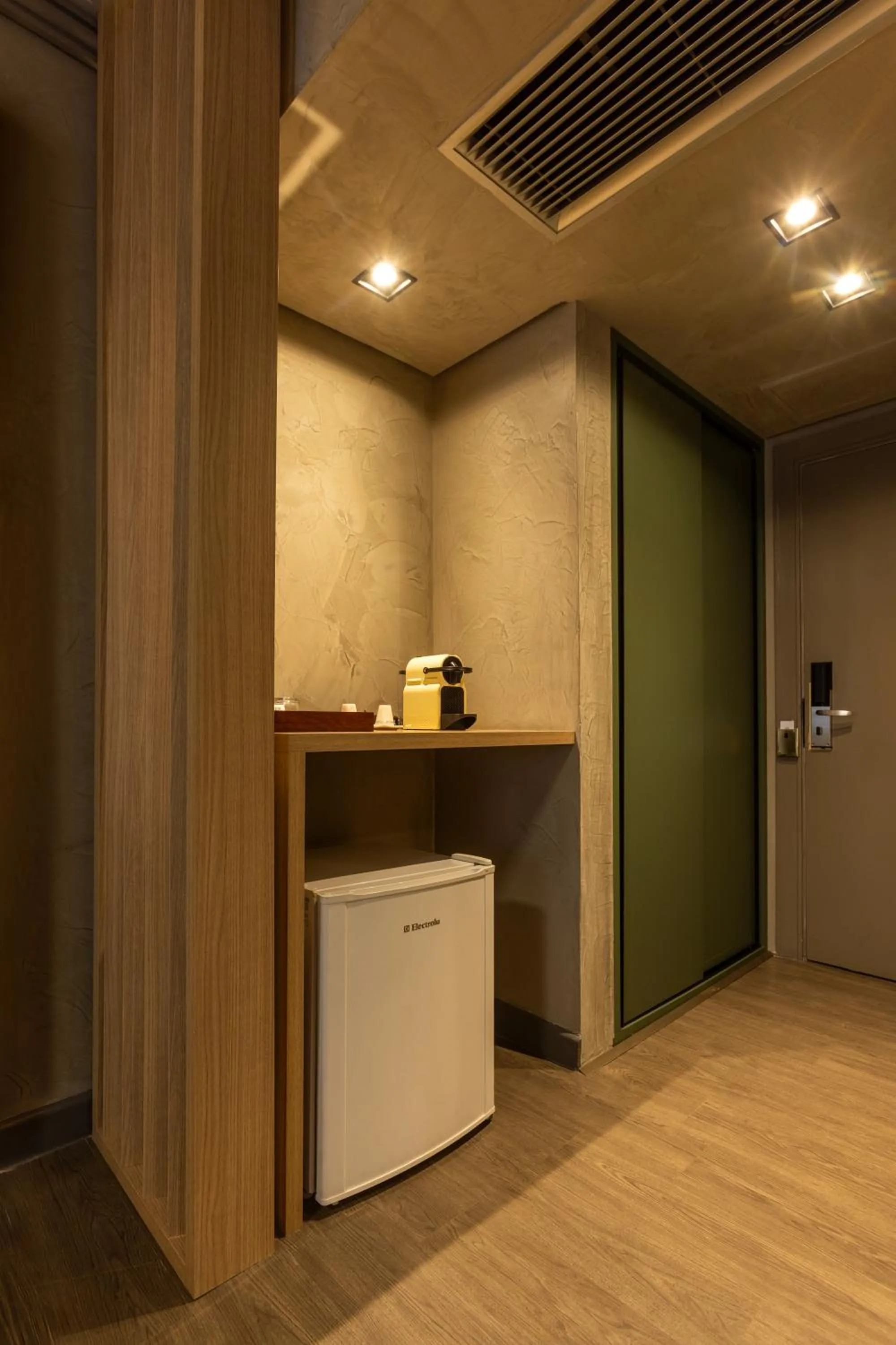 minibar in Grand Mercure Curitiba Rayon