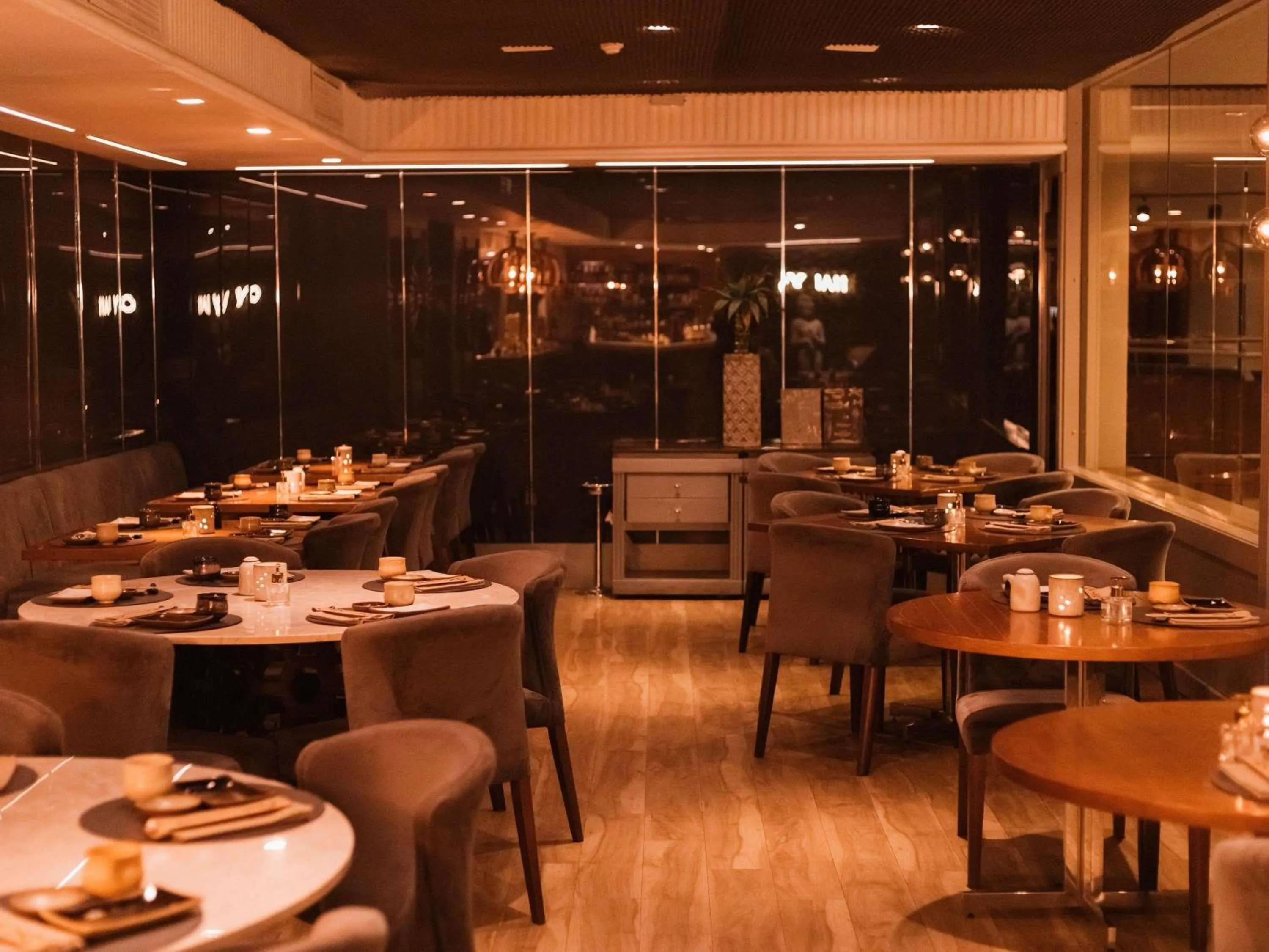 Restaurant/places to eat in Grand Mercure Curitiba Rayon