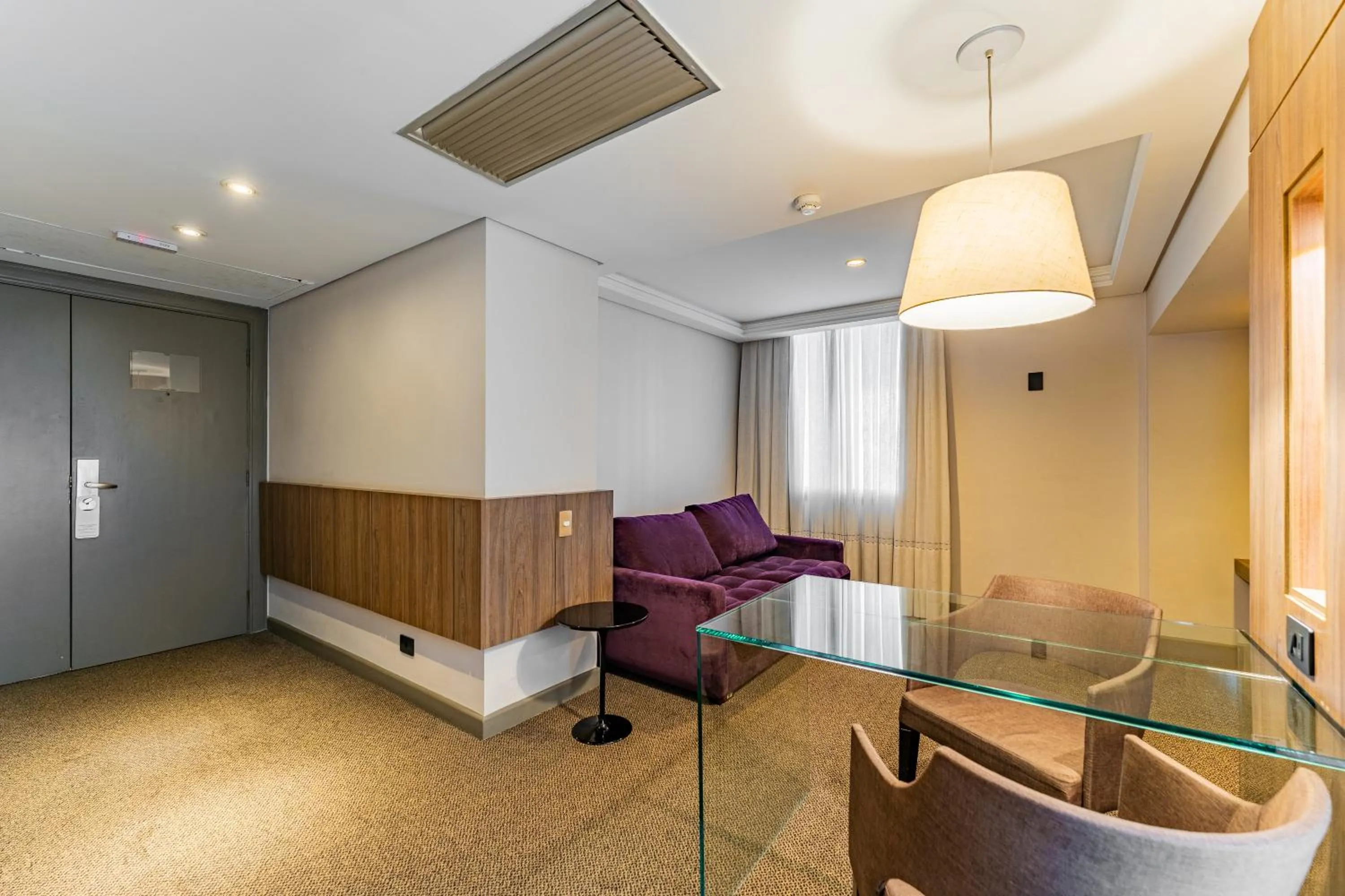 Bed in Grand Mercure Curitiba Rayon