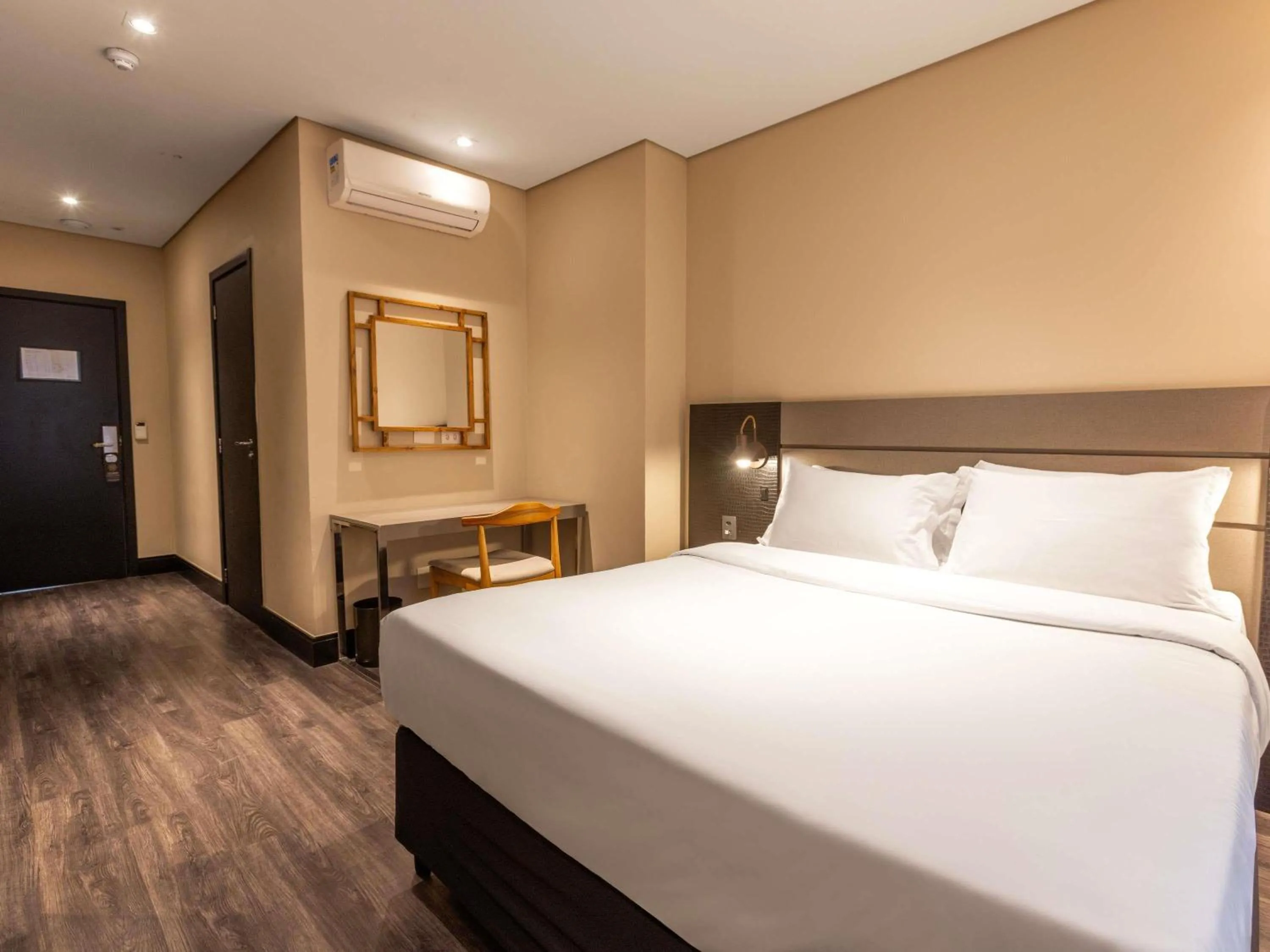 Bedroom, Bed in Grand Mercure Curitiba Rayon