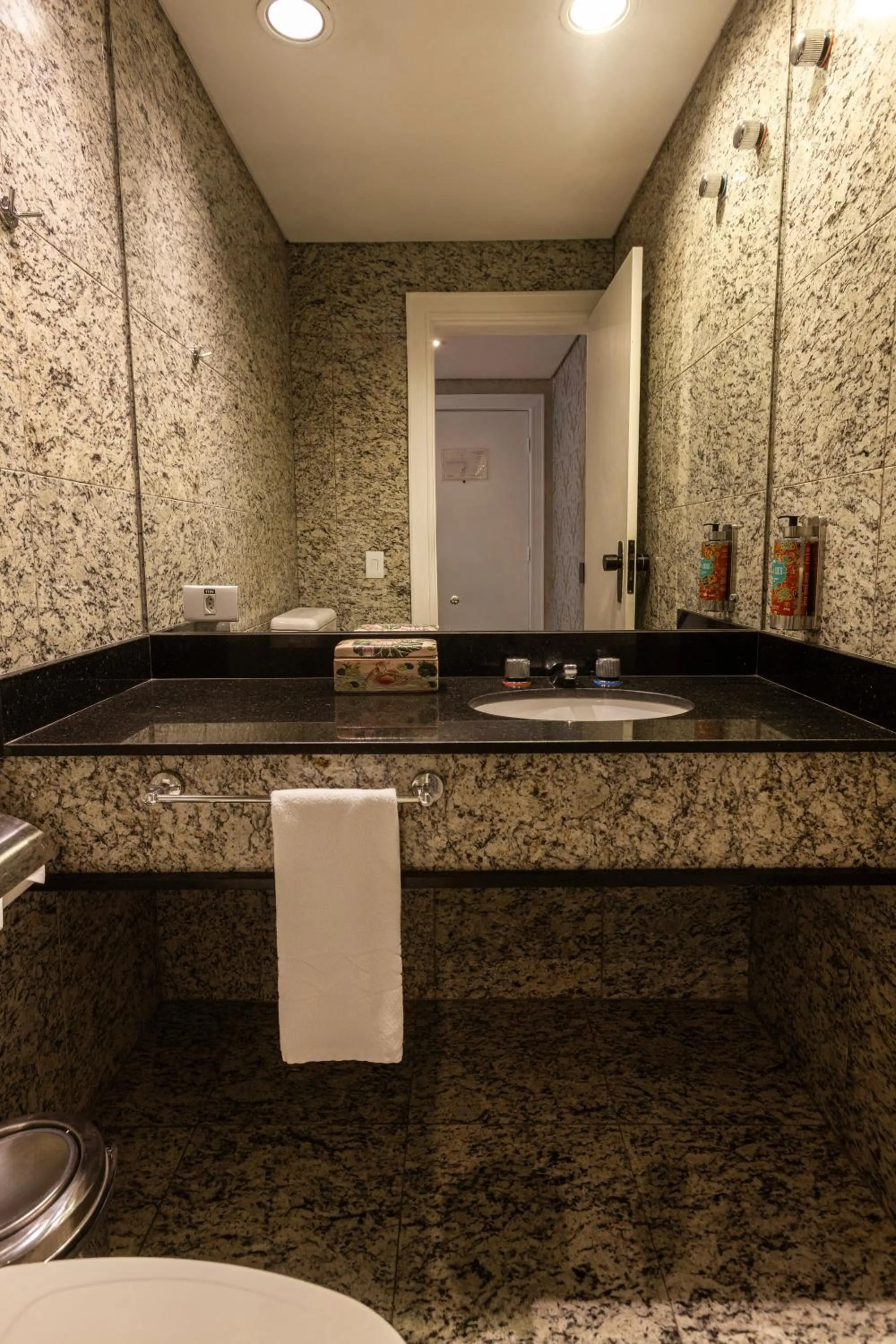 Bathroom in Grand Mercure Curitiba Rayon