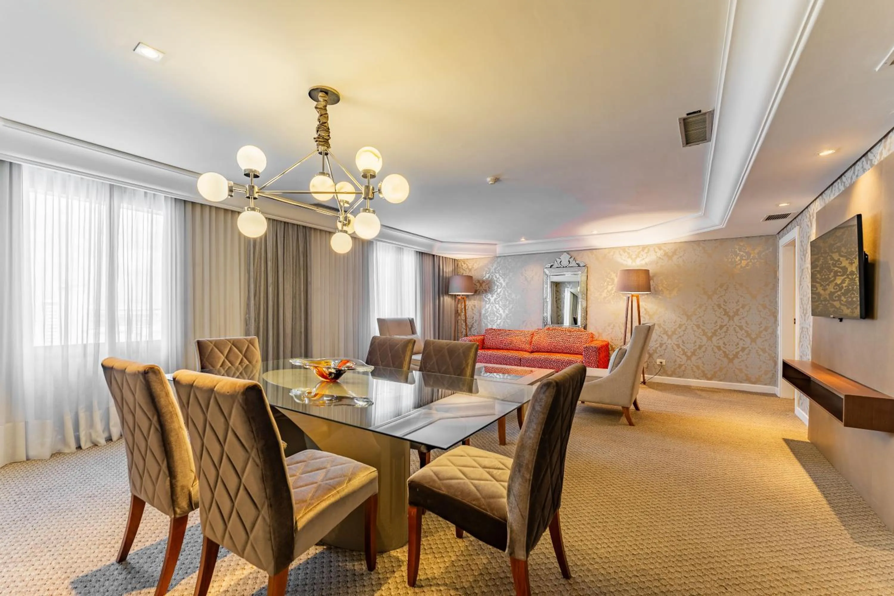 Bed in Grand Mercure Curitiba Rayon