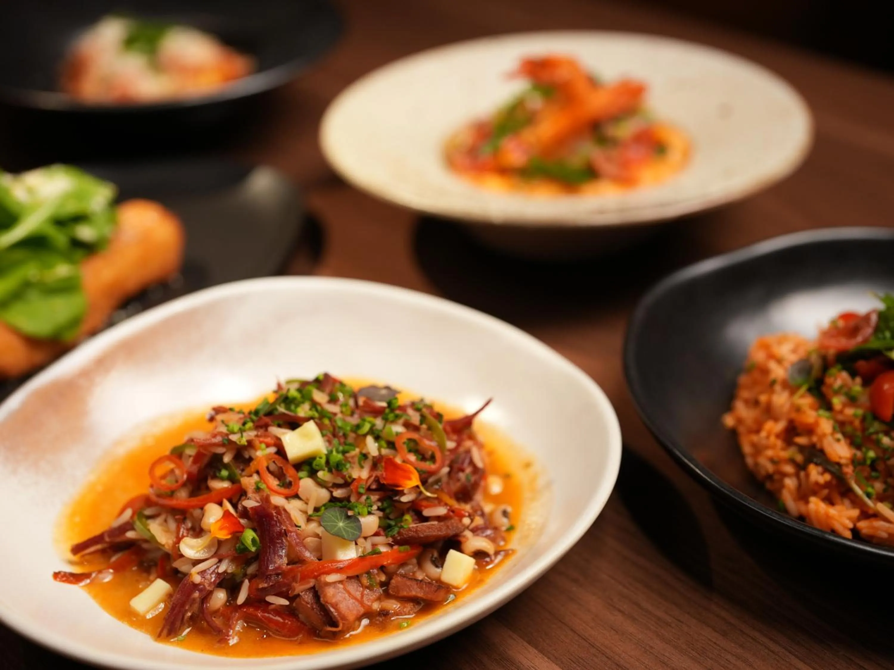 Restaurant/places to eat in Grand Mercure Curitiba Rayon