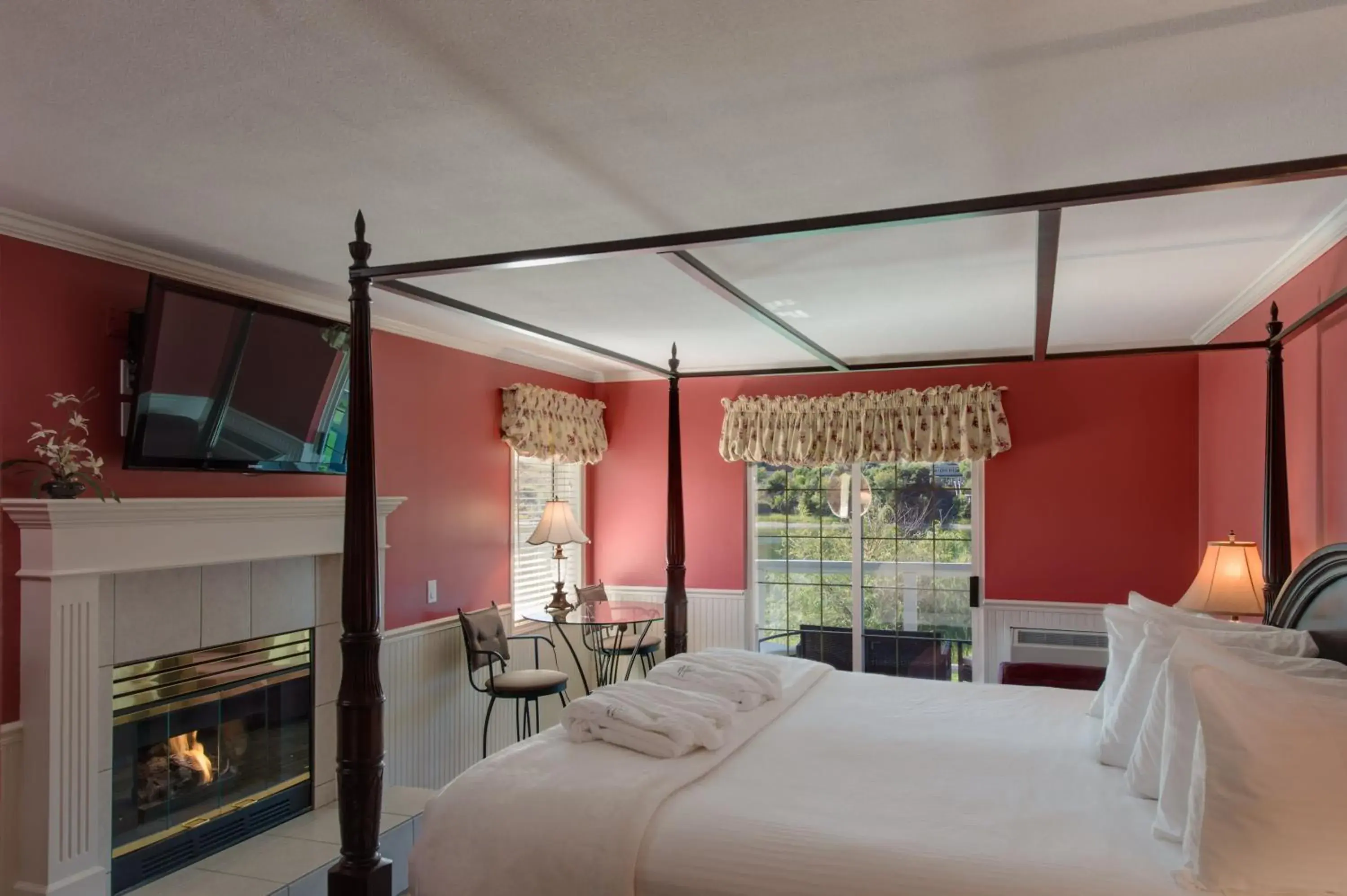 Bed in South Thompson Inn & Conference Centre Bed in South Thompson Inn & Conference Centre