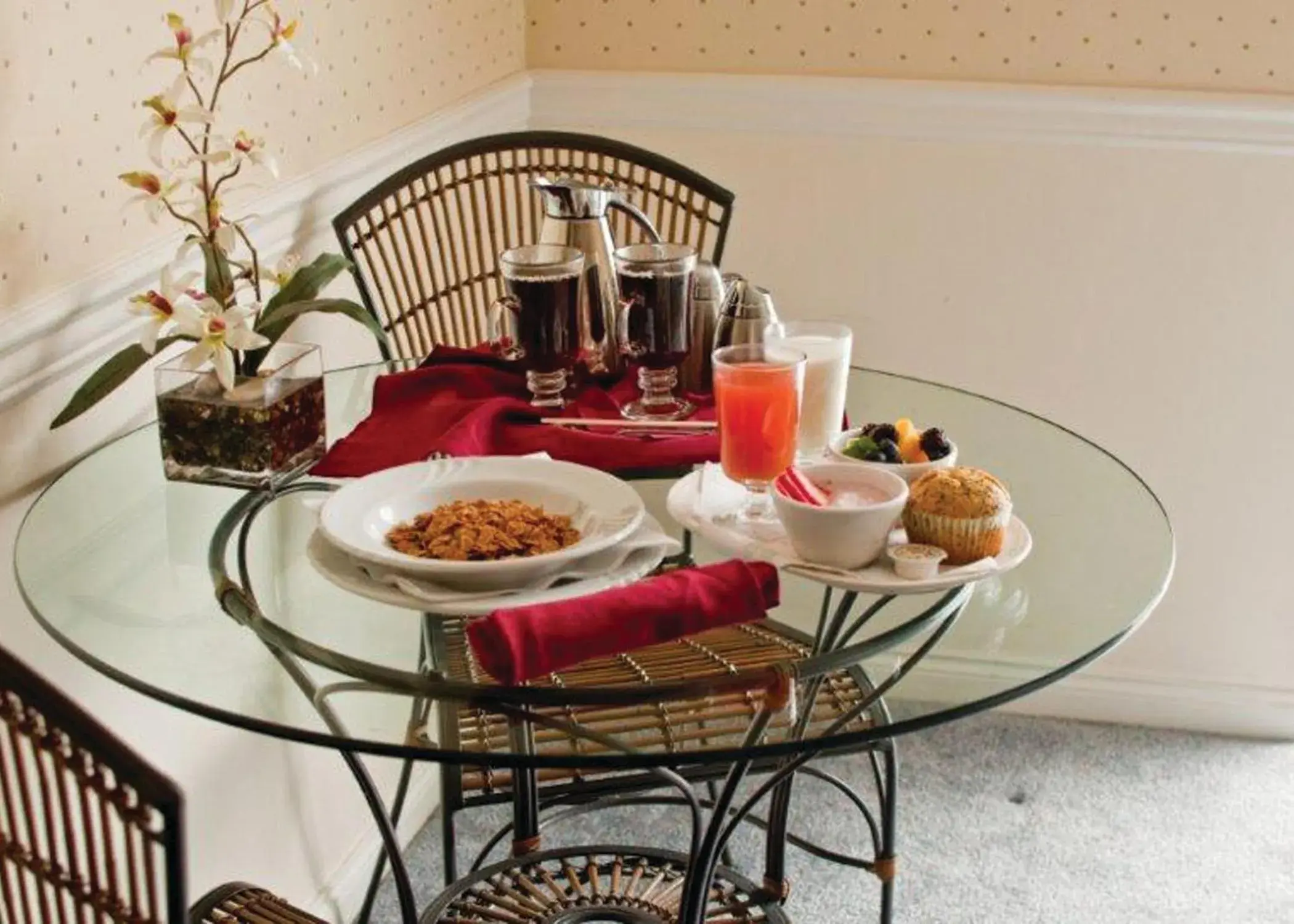 Breakfast in South Thompson Inn & Conference Centre Breakfast in South Thompson Inn & Conference Centre