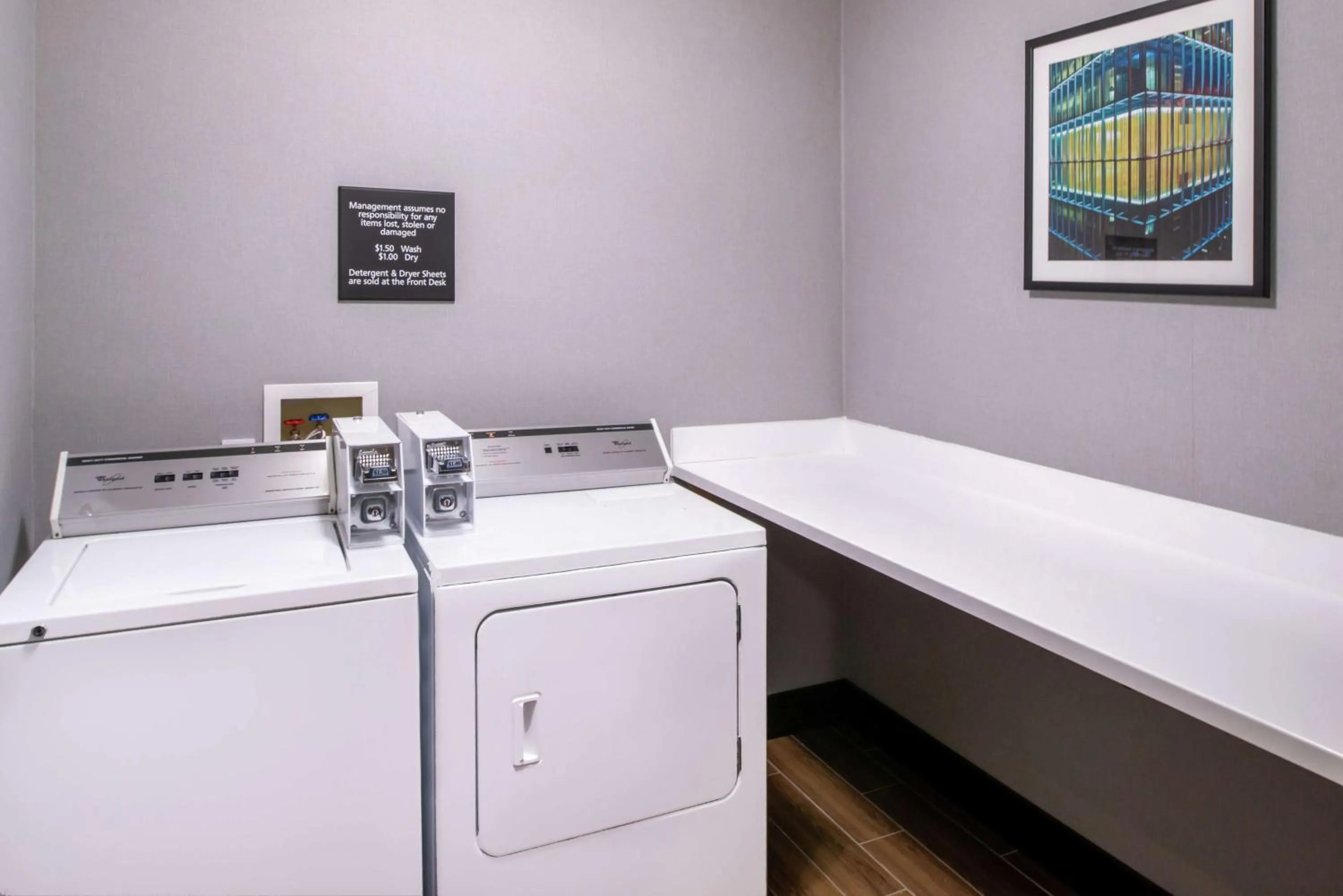 Property building in Hampton Inn Eugene