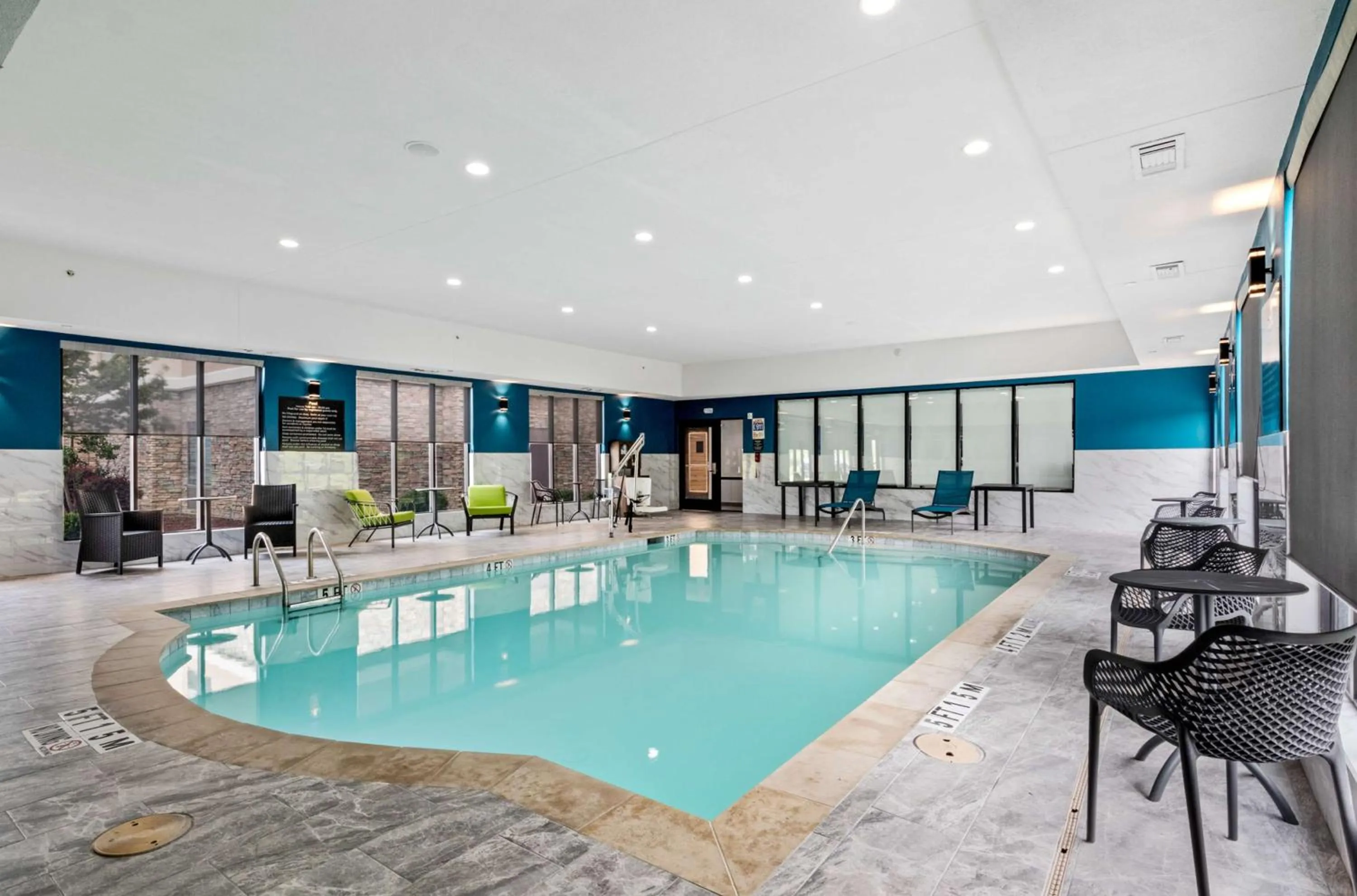 Pool view in Hampton Inn & Suites Mount Pleasant