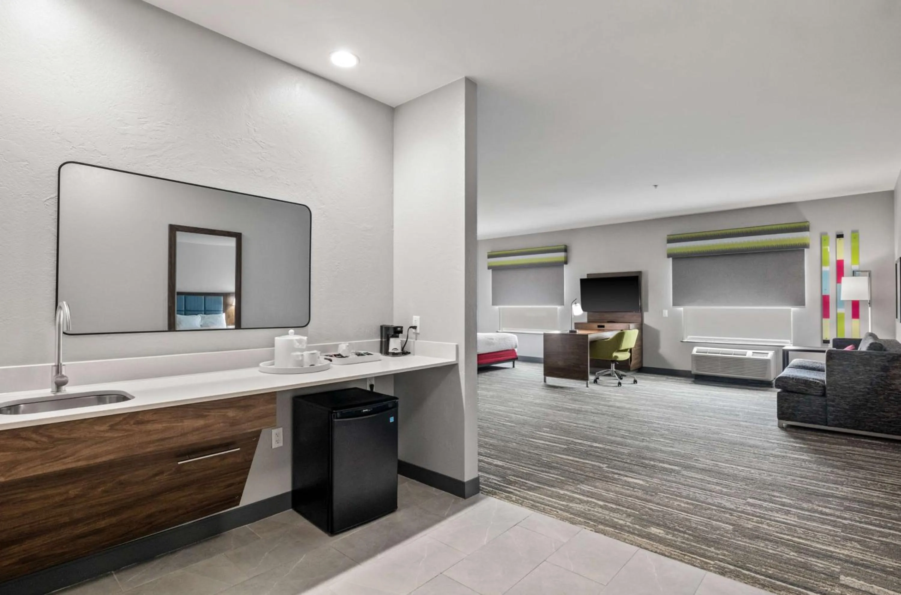 Photo of the whole room in Hampton Inn & Suites Mount Pleasant