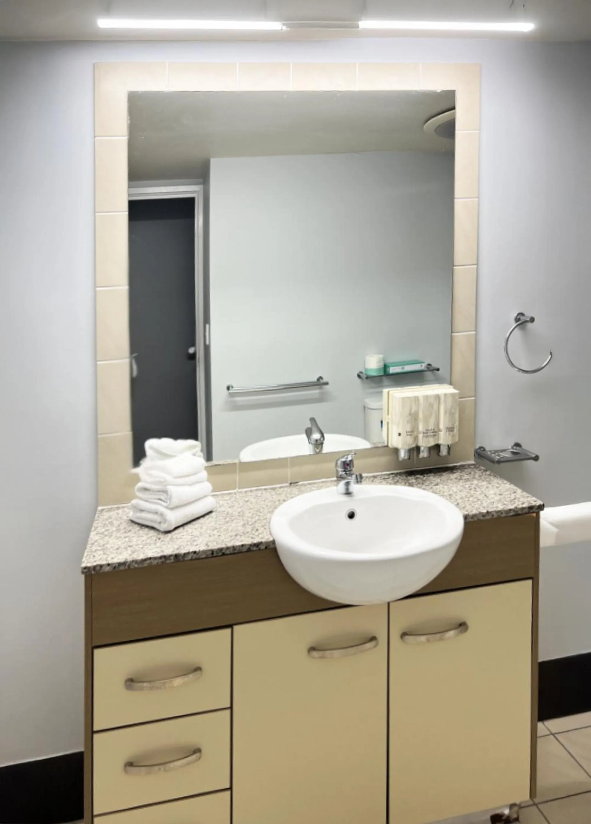 Bathroom in Caloundra Central Apartment Hotel Official