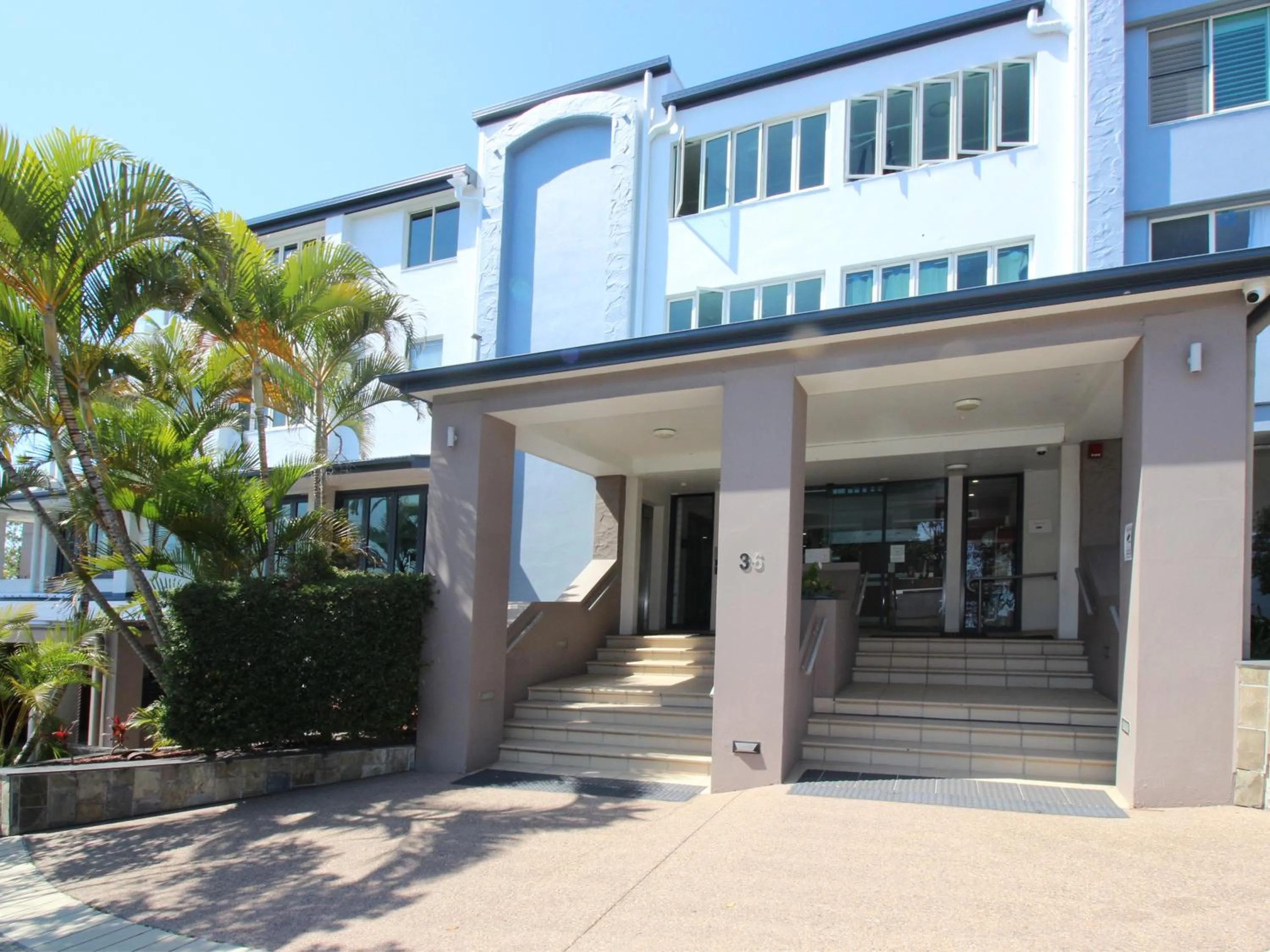 Facade/entrance in Caloundra Central Apartment Hotel Official