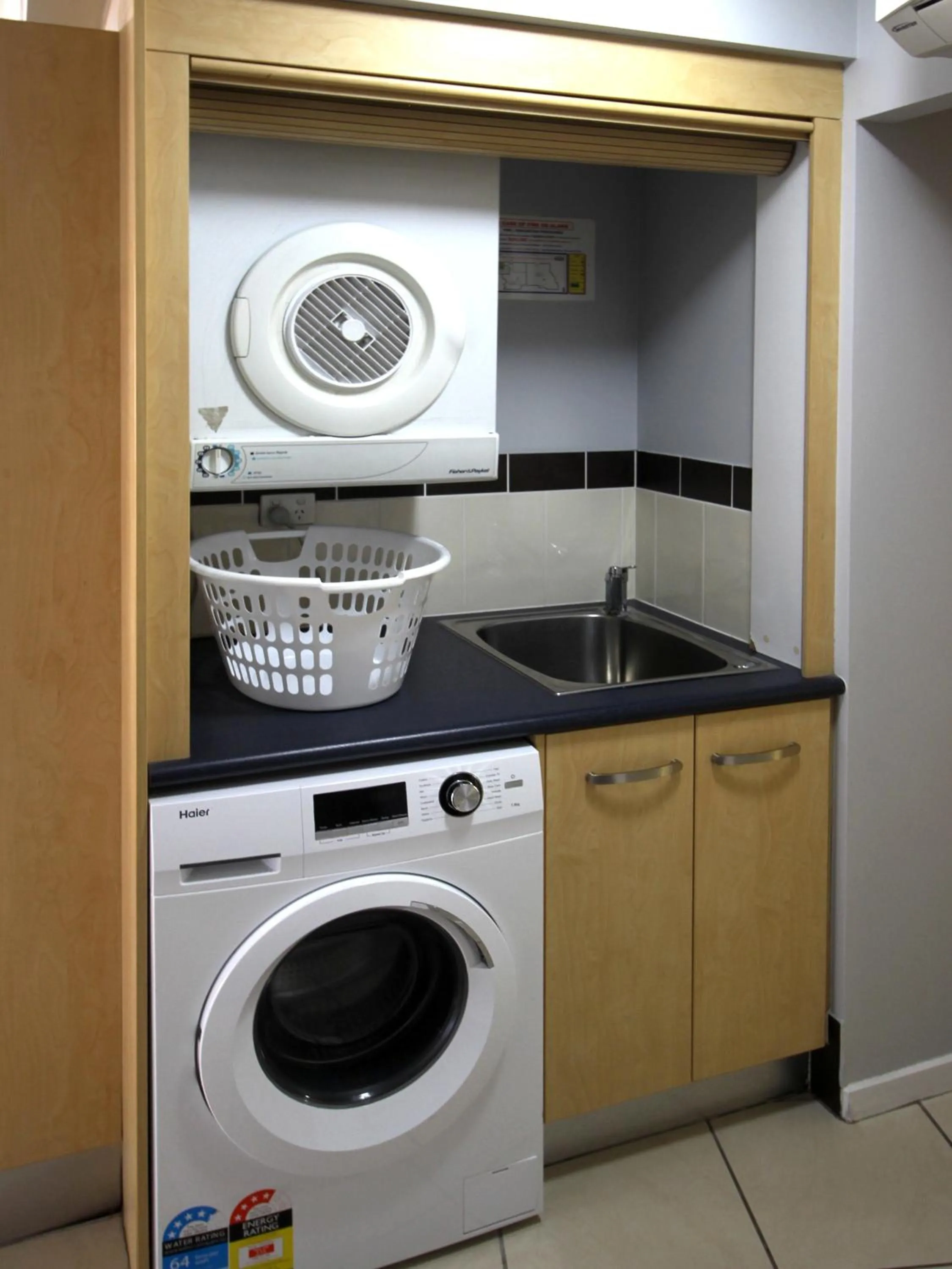 laundry in Caloundra Central Apartment Hotel Official