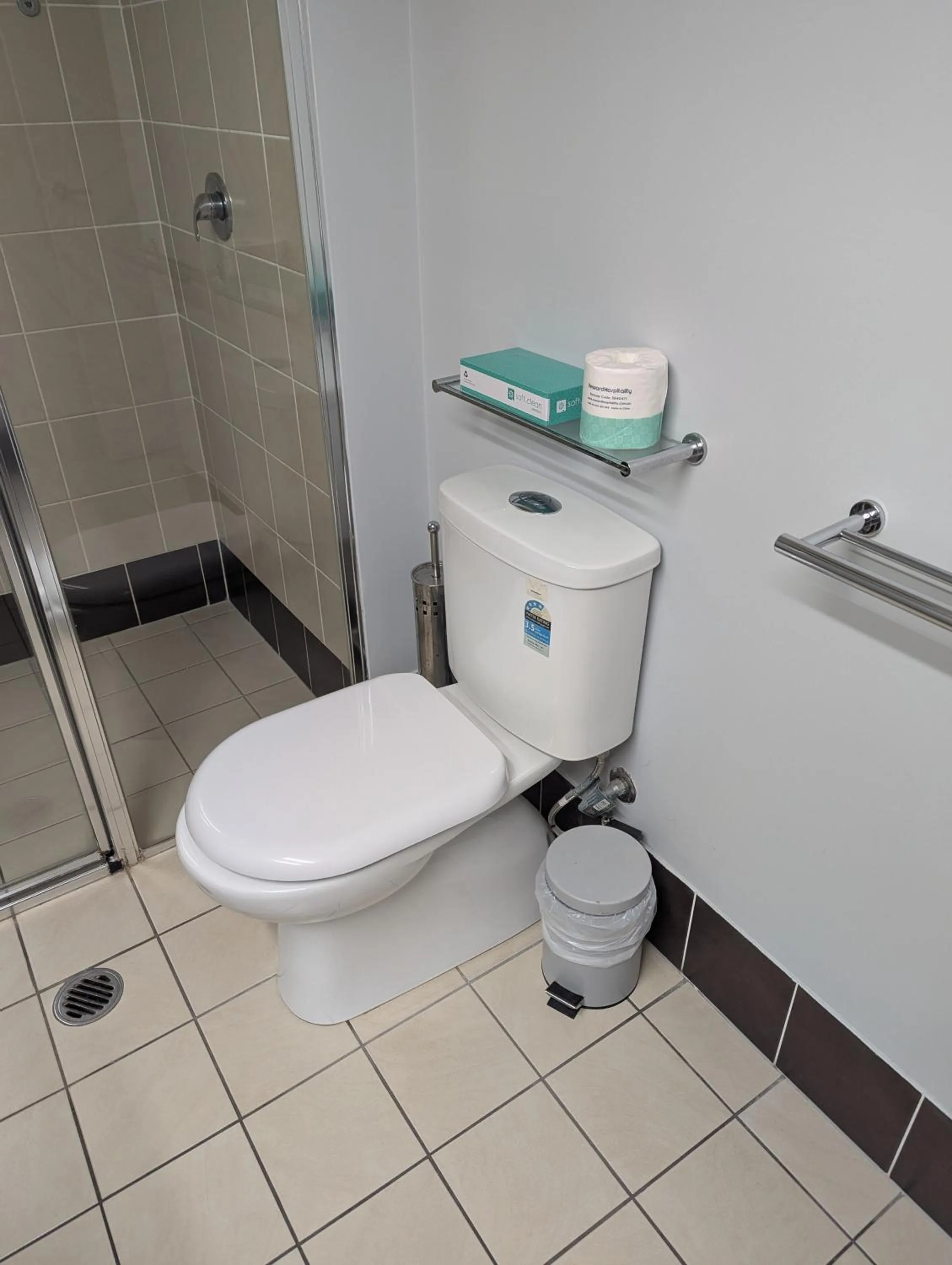 Toilet in Caloundra Central Apartment Hotel Official