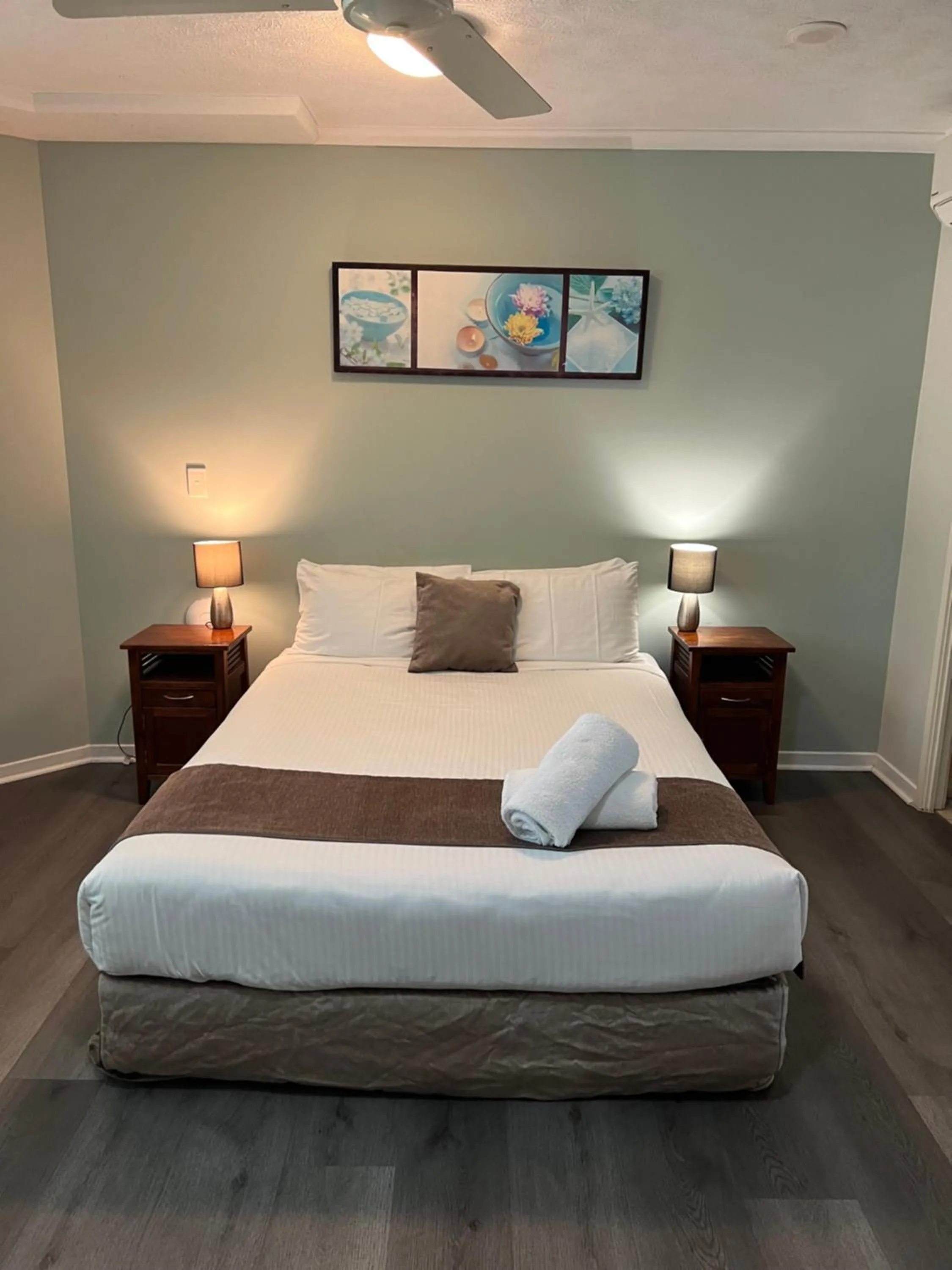 Bedroom, Bed in Caloundra Central Apartment Hotel Official