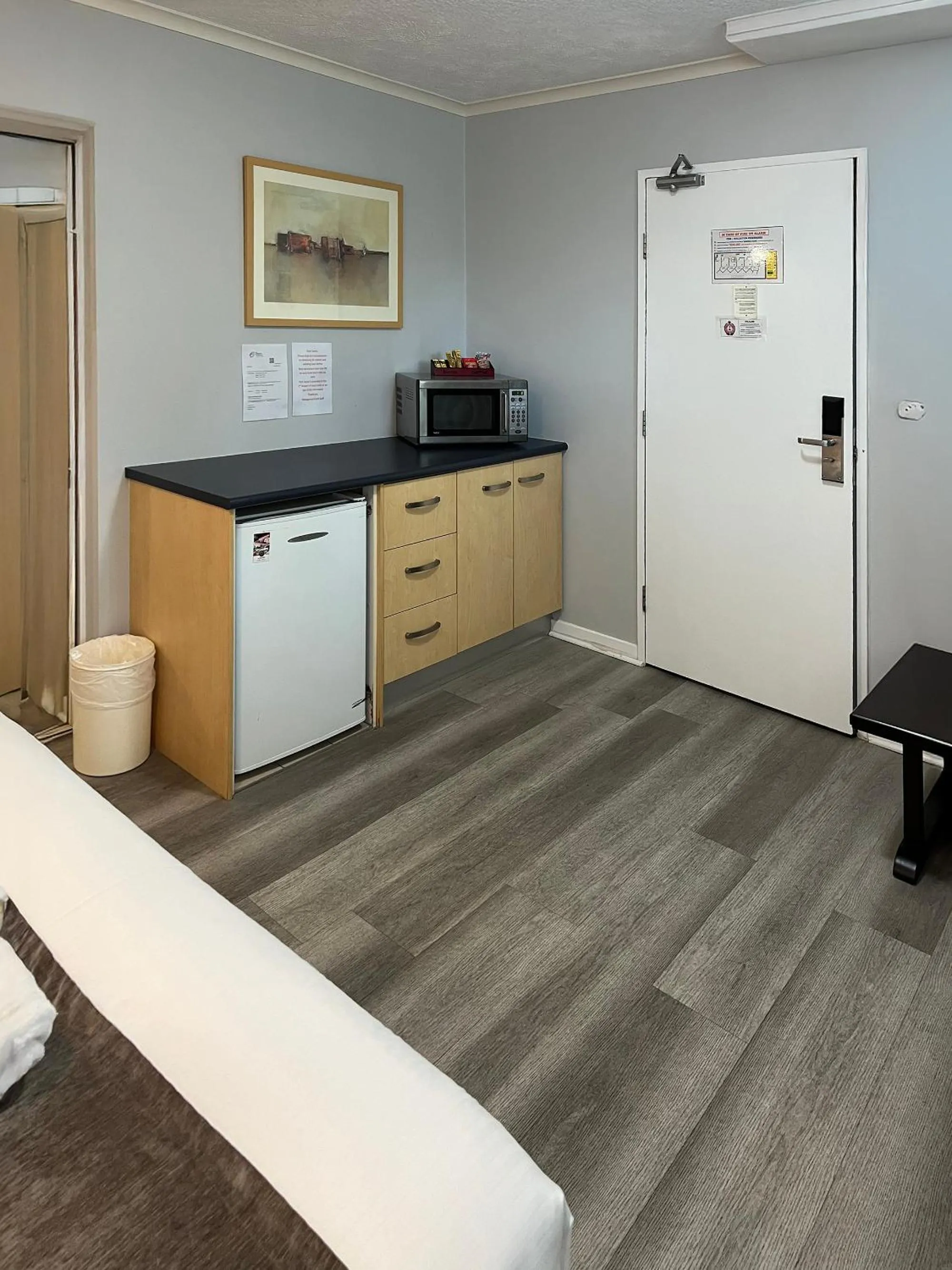 Kitchen or kitchenette in Caloundra Central Apartment Hotel Official