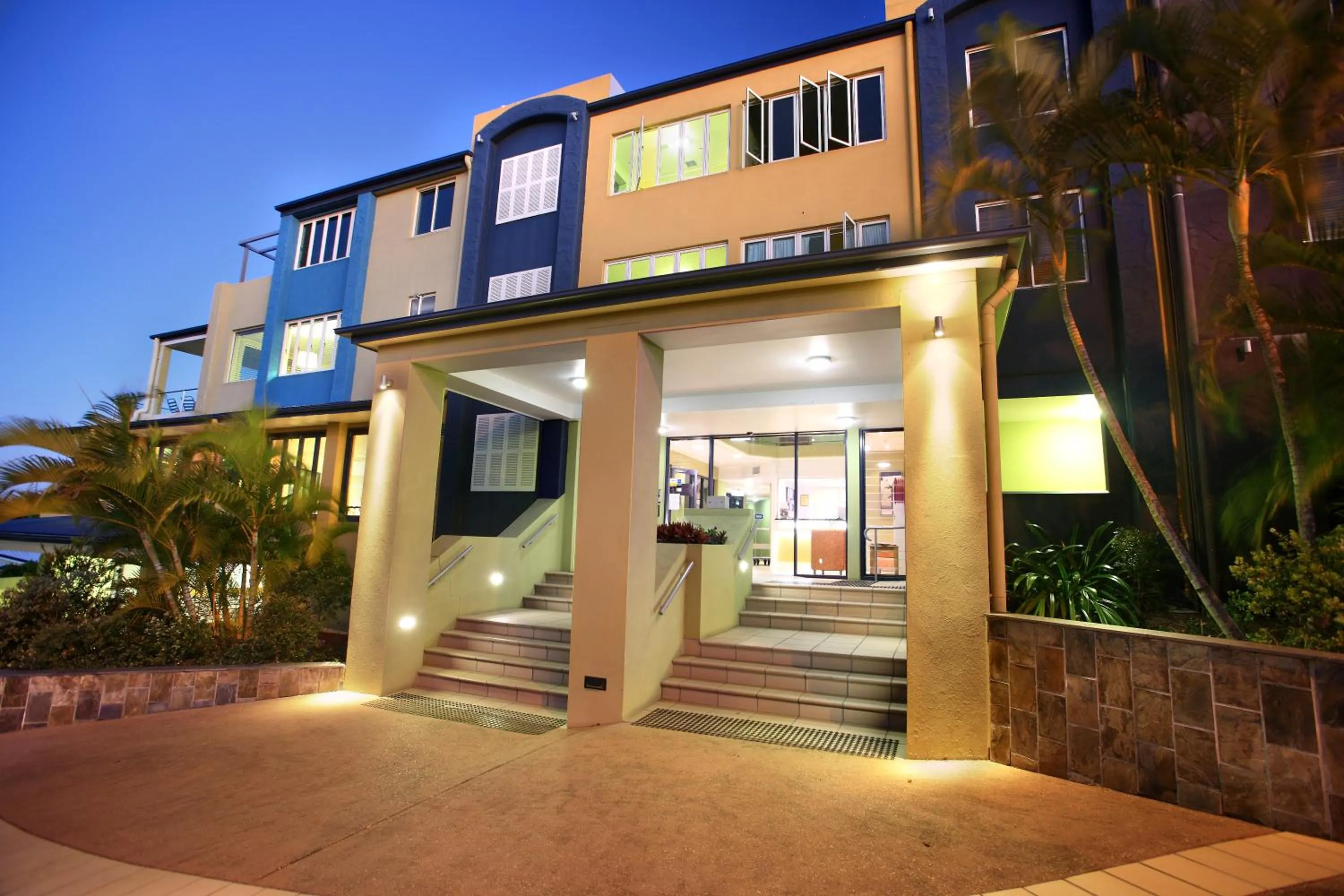Facade/entrance in Caloundra Central Apartment Hotel Official