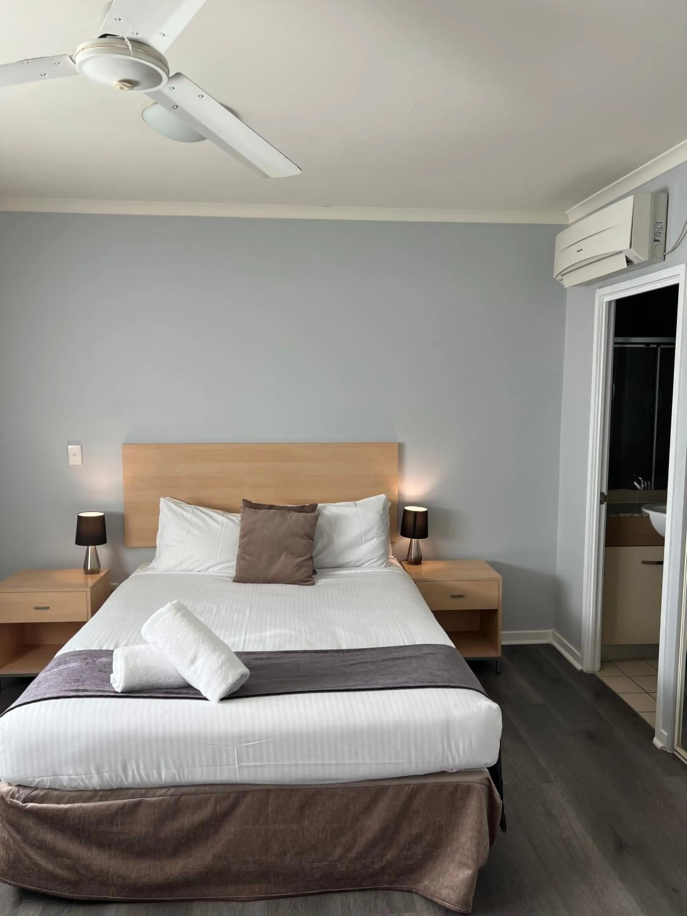 Bed in Caloundra Central Apartment Hotel Official