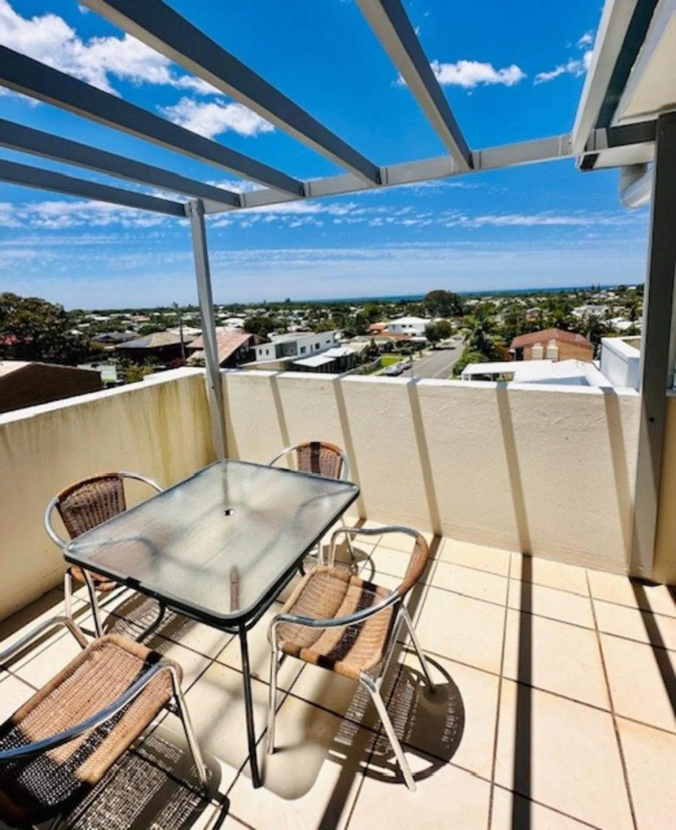 Patio in Caloundra Central Apartment Hotel Official