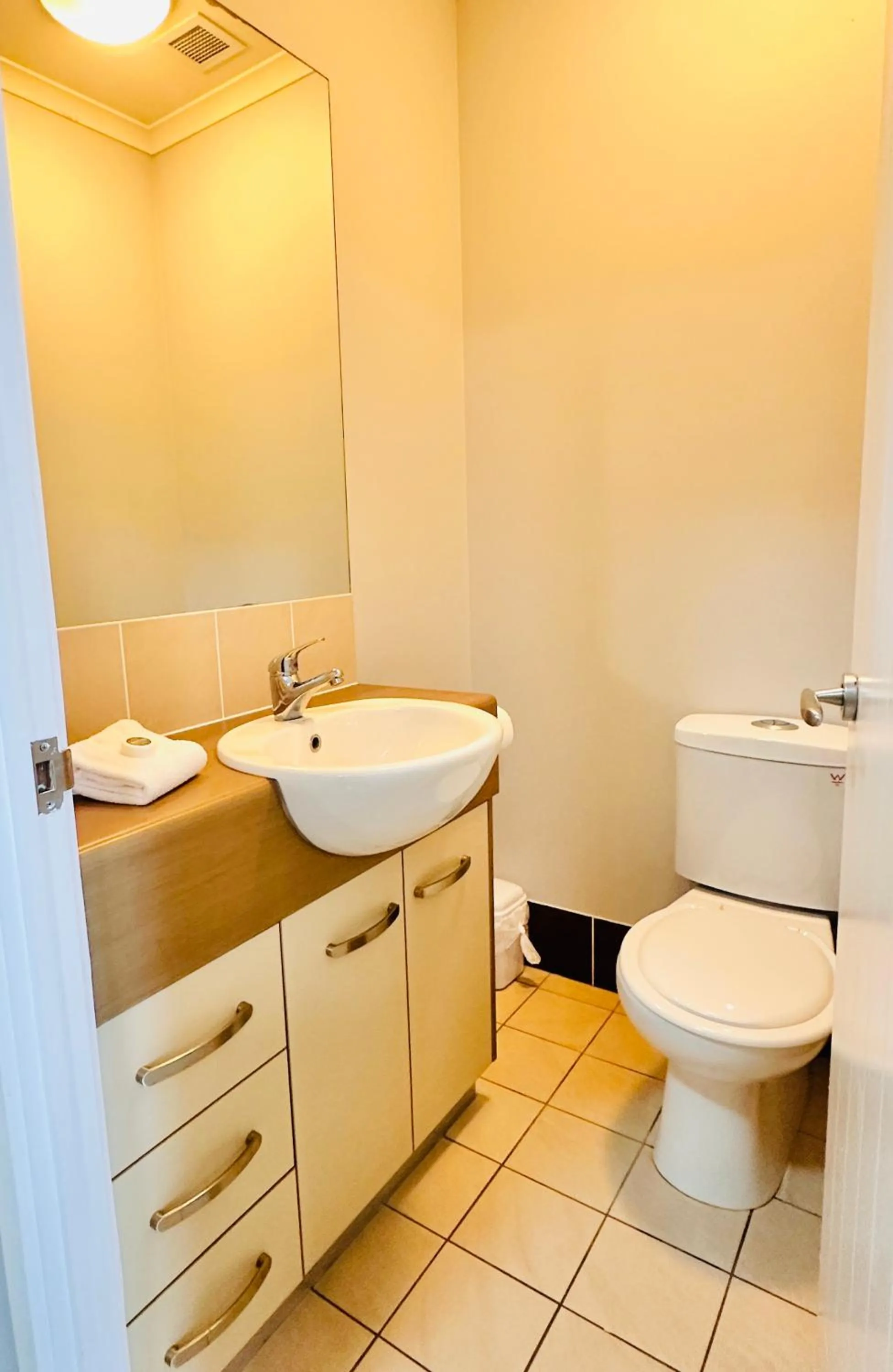 Bathroom in Caloundra Central Apartment Hotel Official