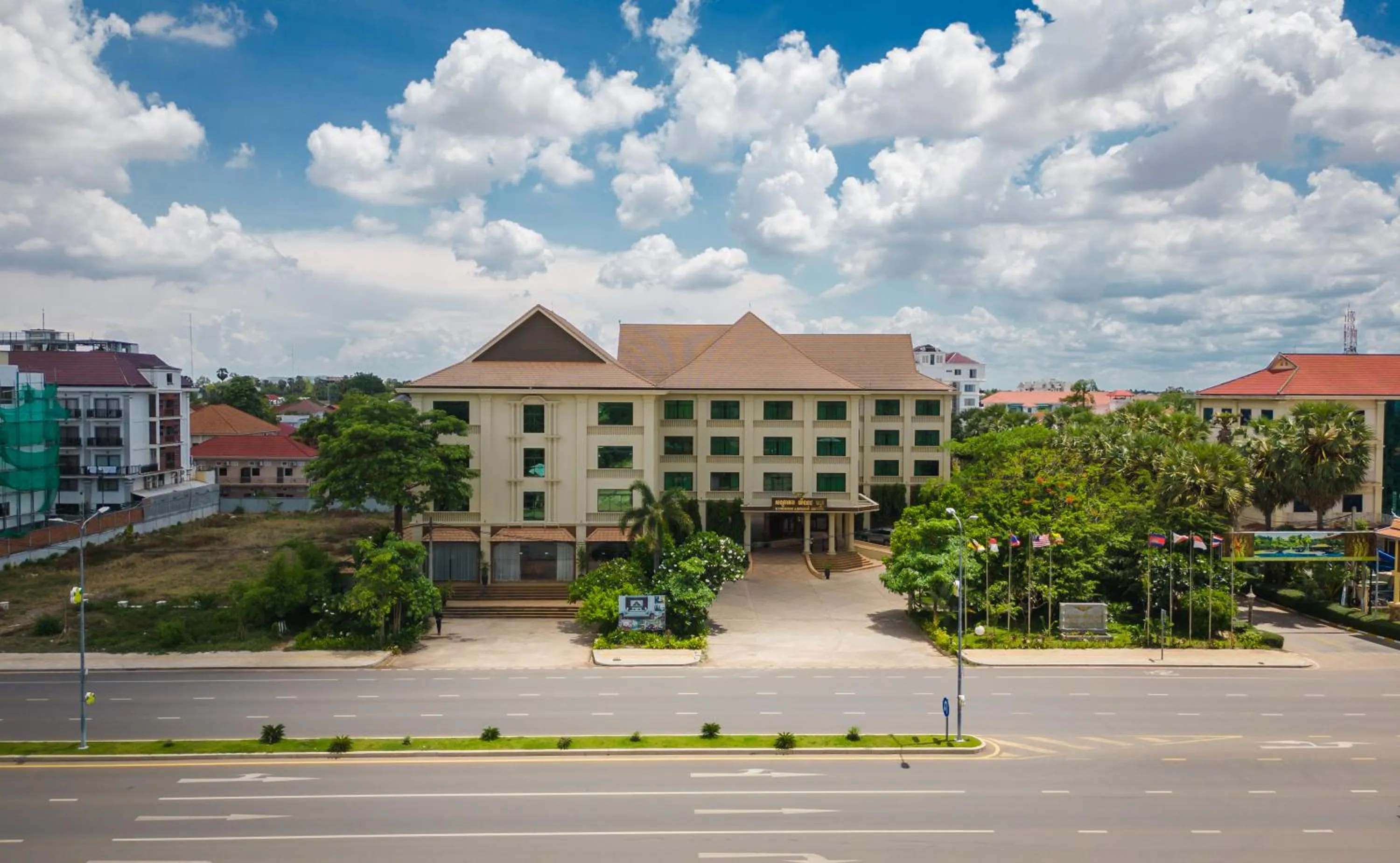 Street view in Kingdom Angkor Hotel