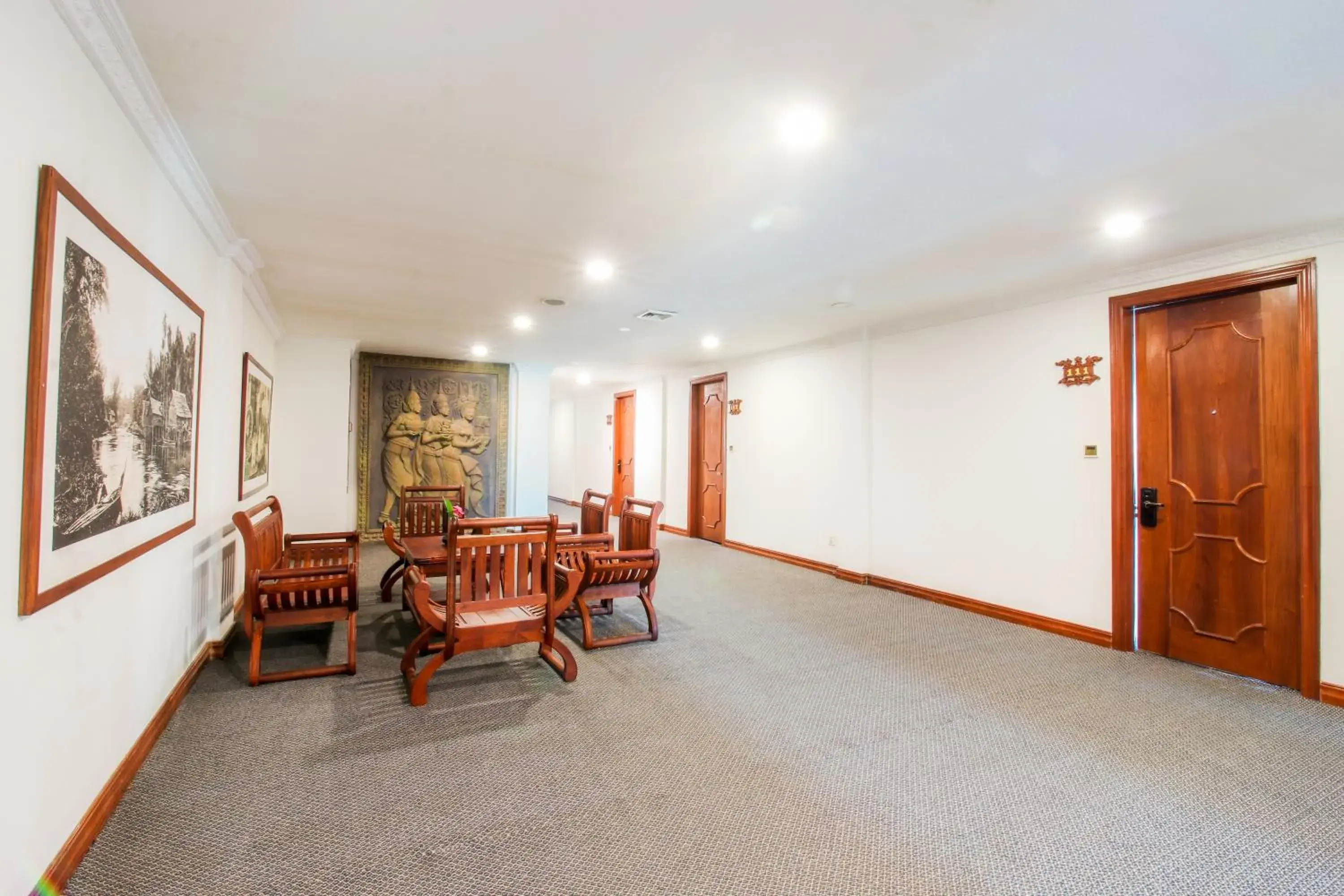 Living room, Seating Area in Kingdom Angkor Hotel