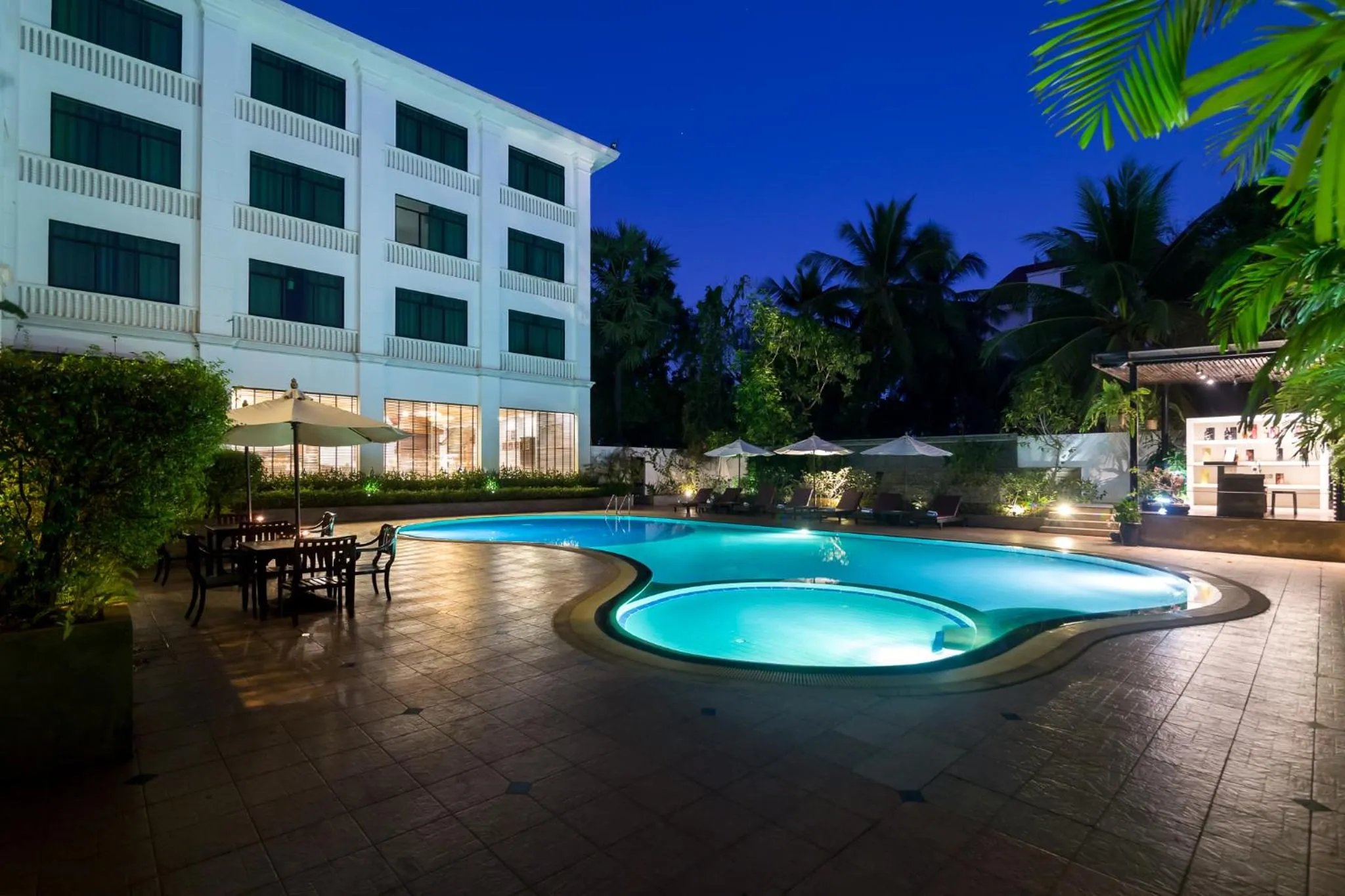 Swimming pool in Kingdom Angkor Hotel