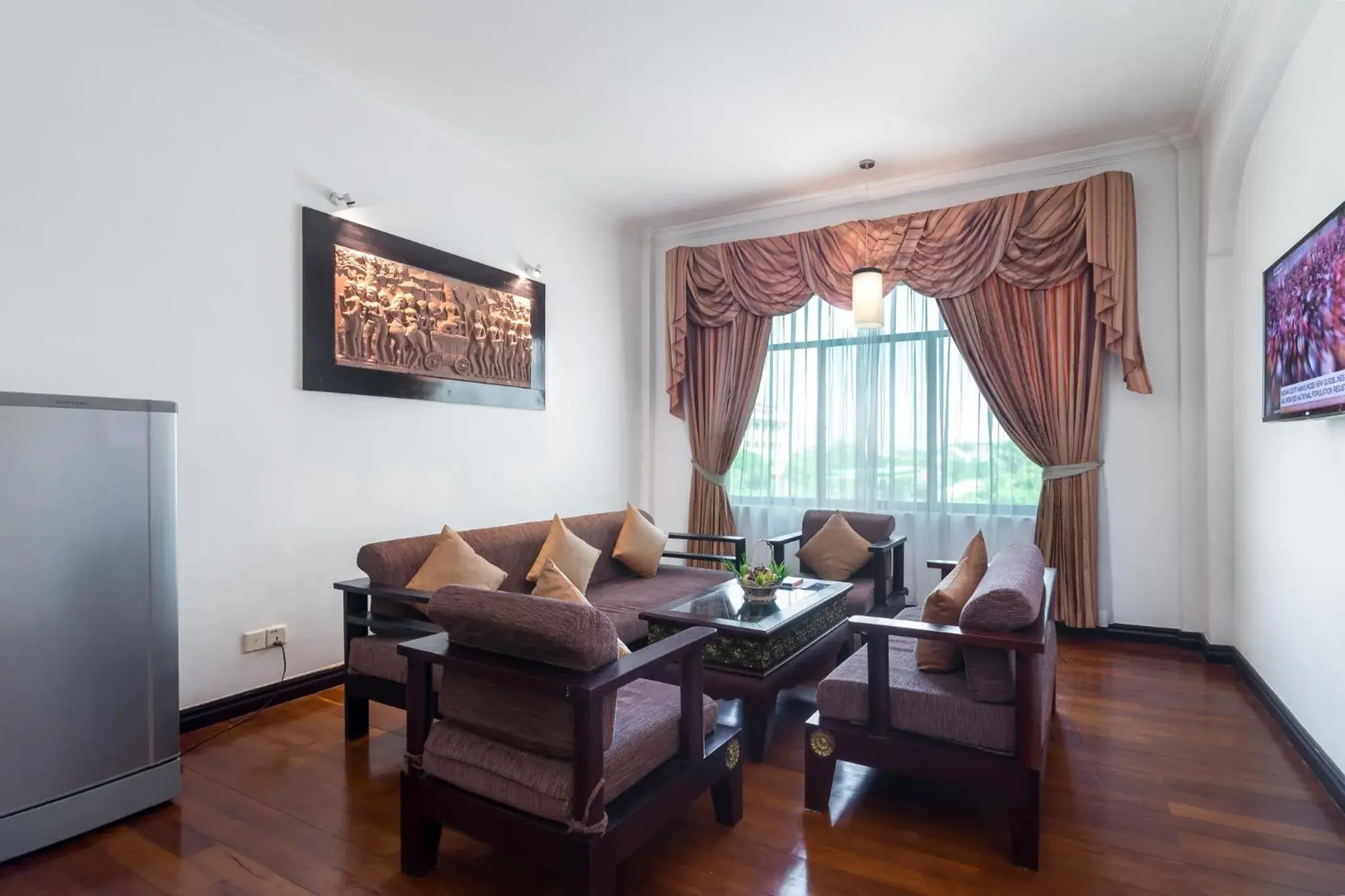 Living room, Seating Area in Kingdom Angkor Hotel