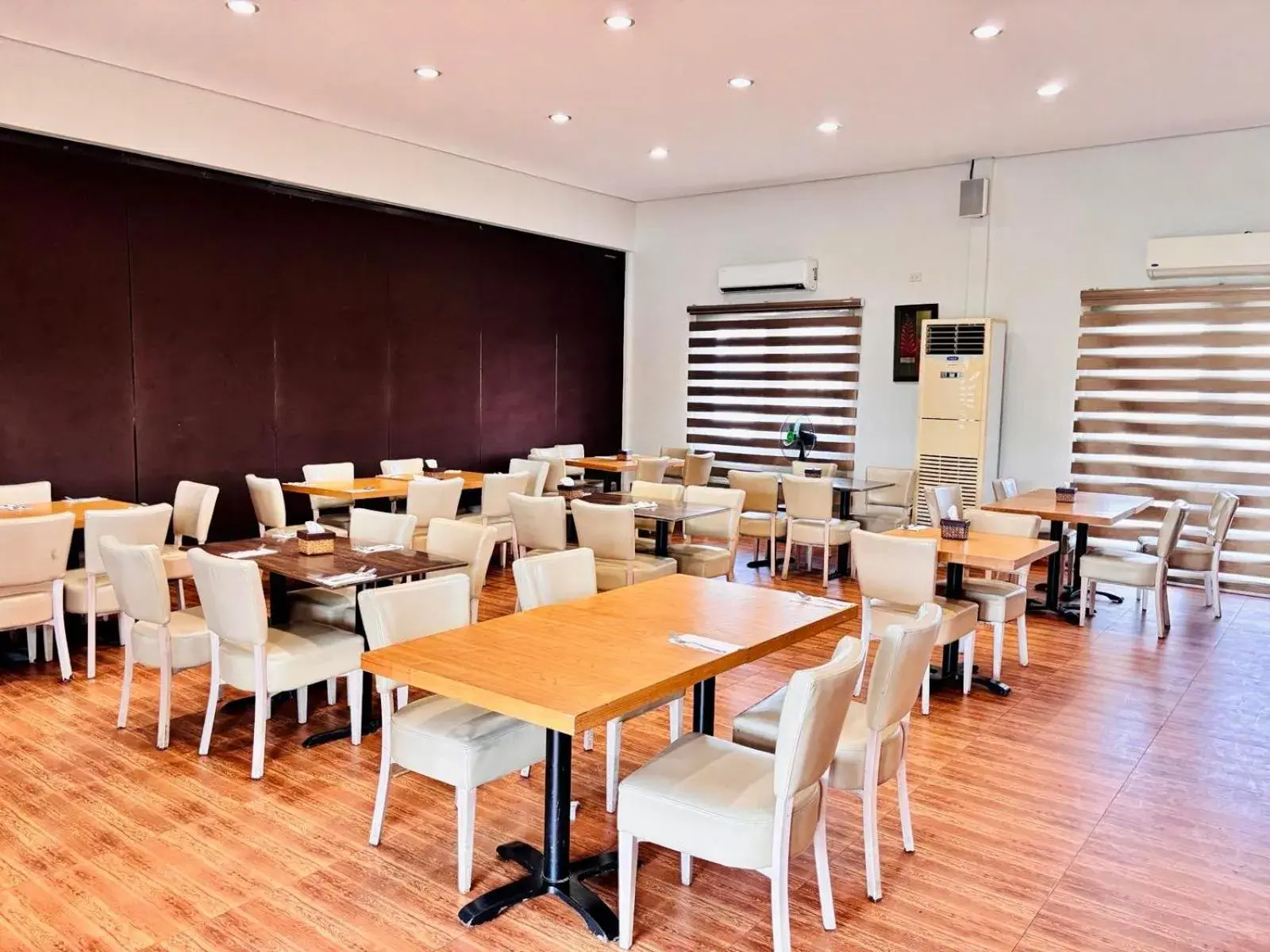 Restaurant/places to eat in Microtel by Wyndham Cabanatuan Restaurant/places to eat in Microtel by Wyndham Cabanatuan