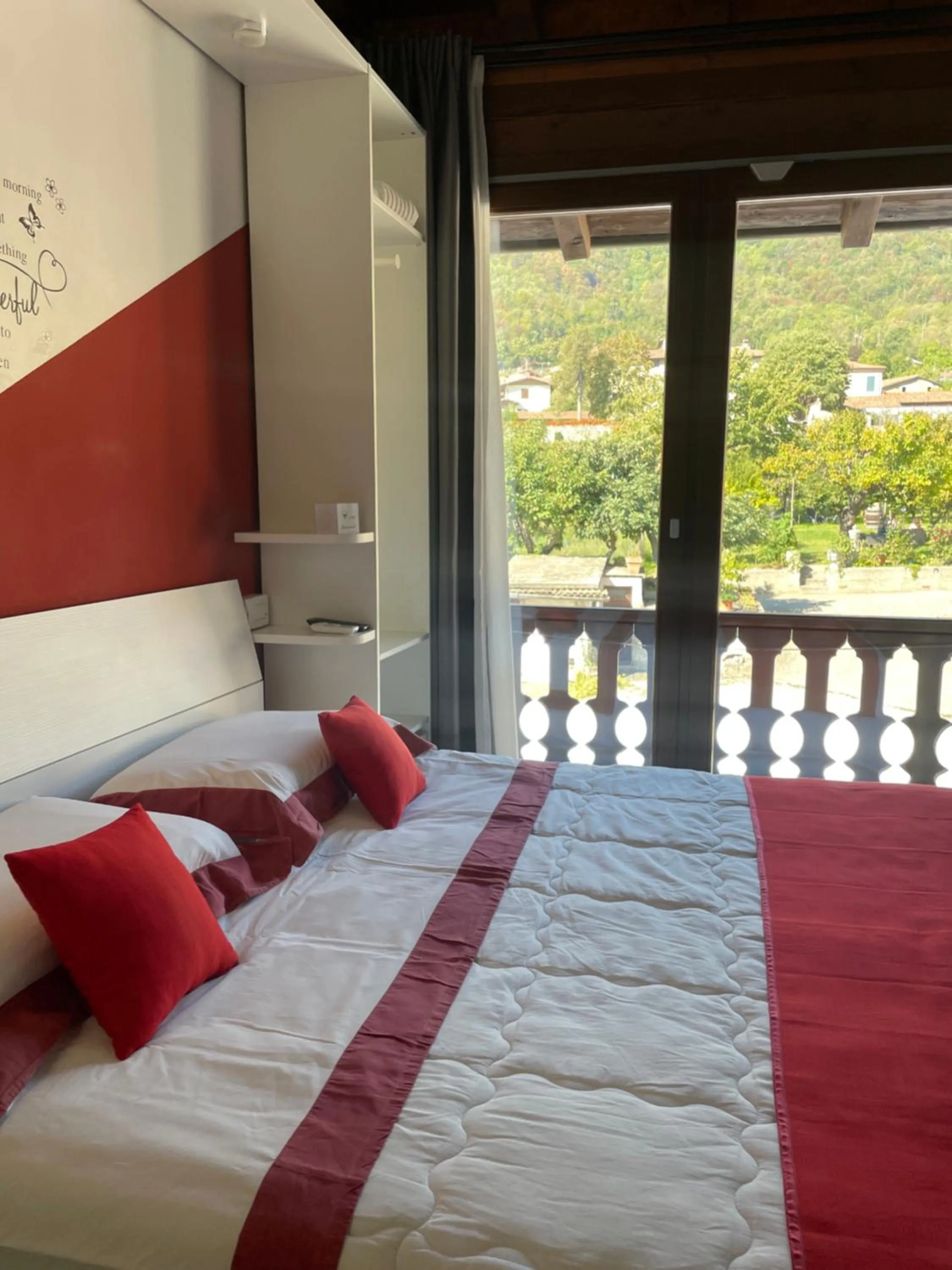 Photo of the whole room, Bed in La terrazza sulle vigne B&B