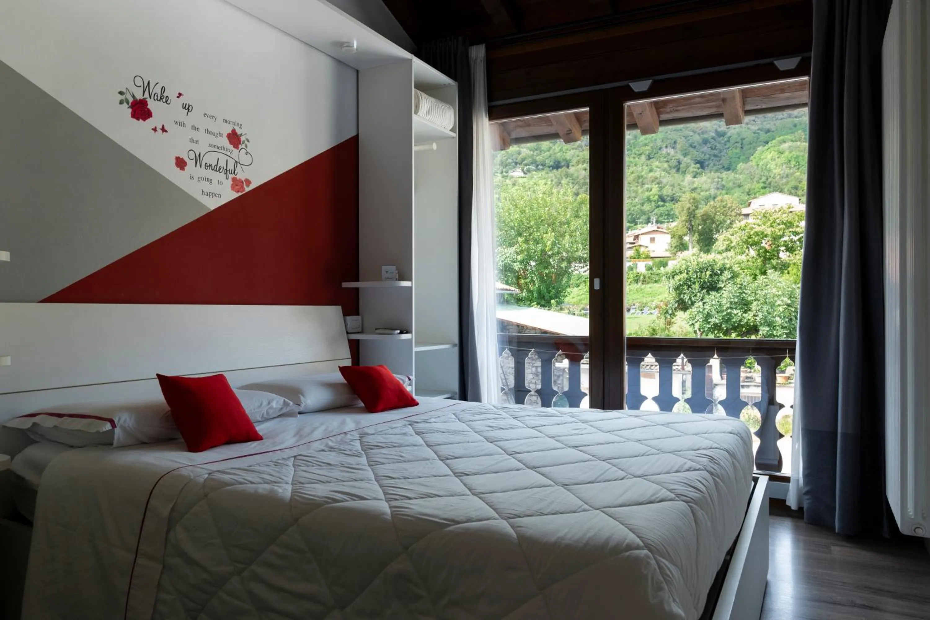 Photo of the whole room, Bed in La terrazza sulle vigne B&B