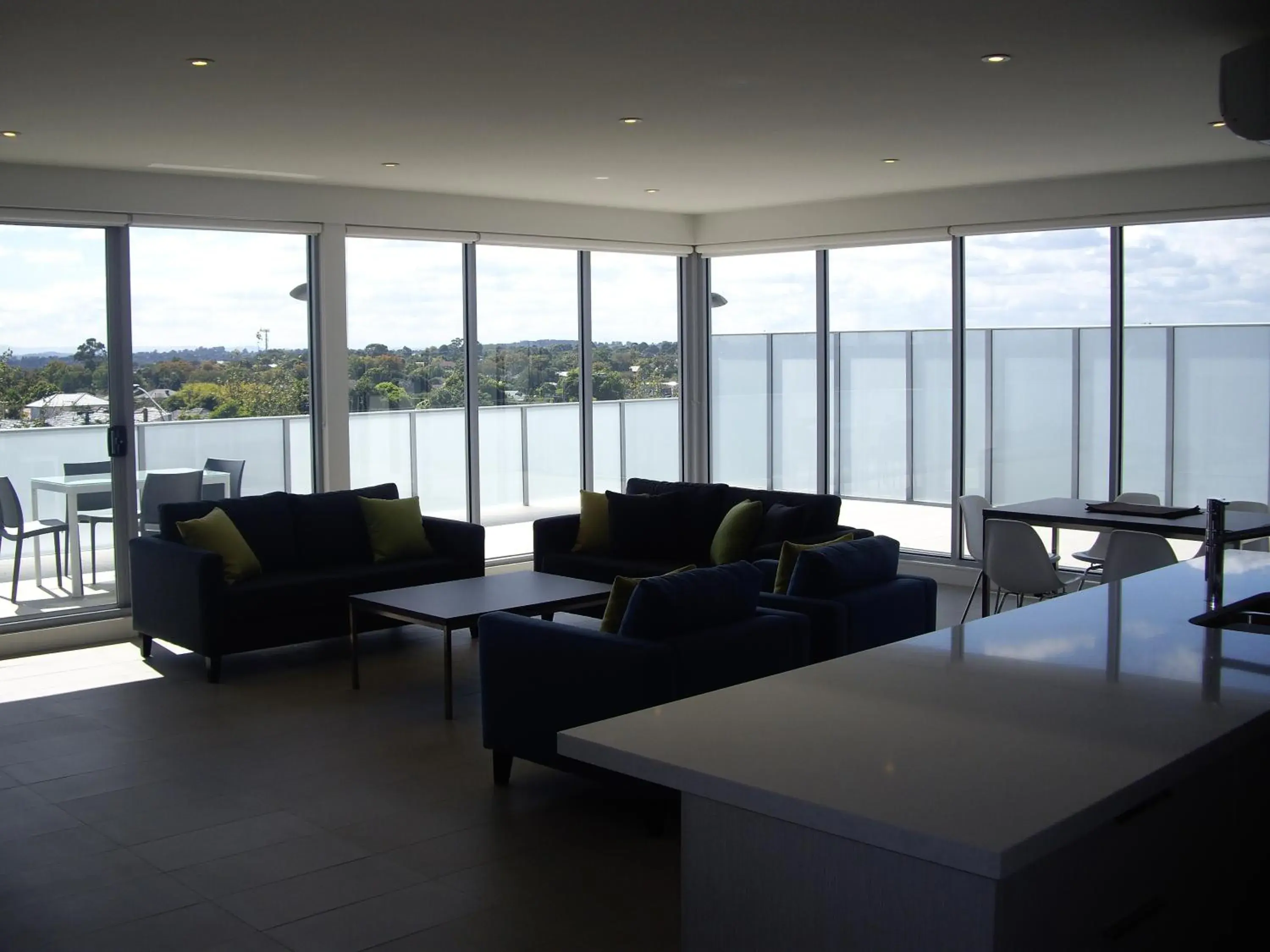 Living room in Best Western Plus The Tudor Box Hill Living room in Best Western Plus The Tudor Box Hill