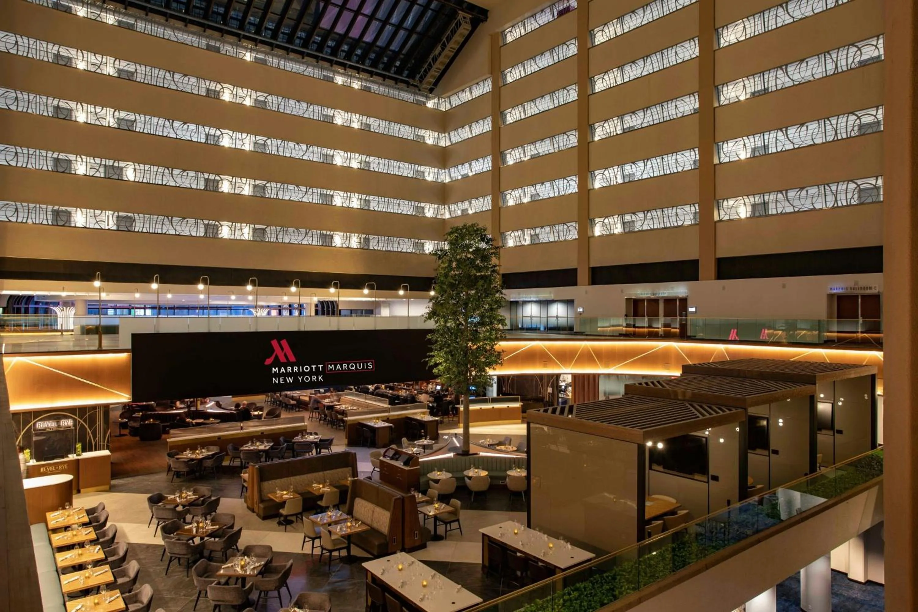 Restaurant/places to eat in New York Marriott Marquis