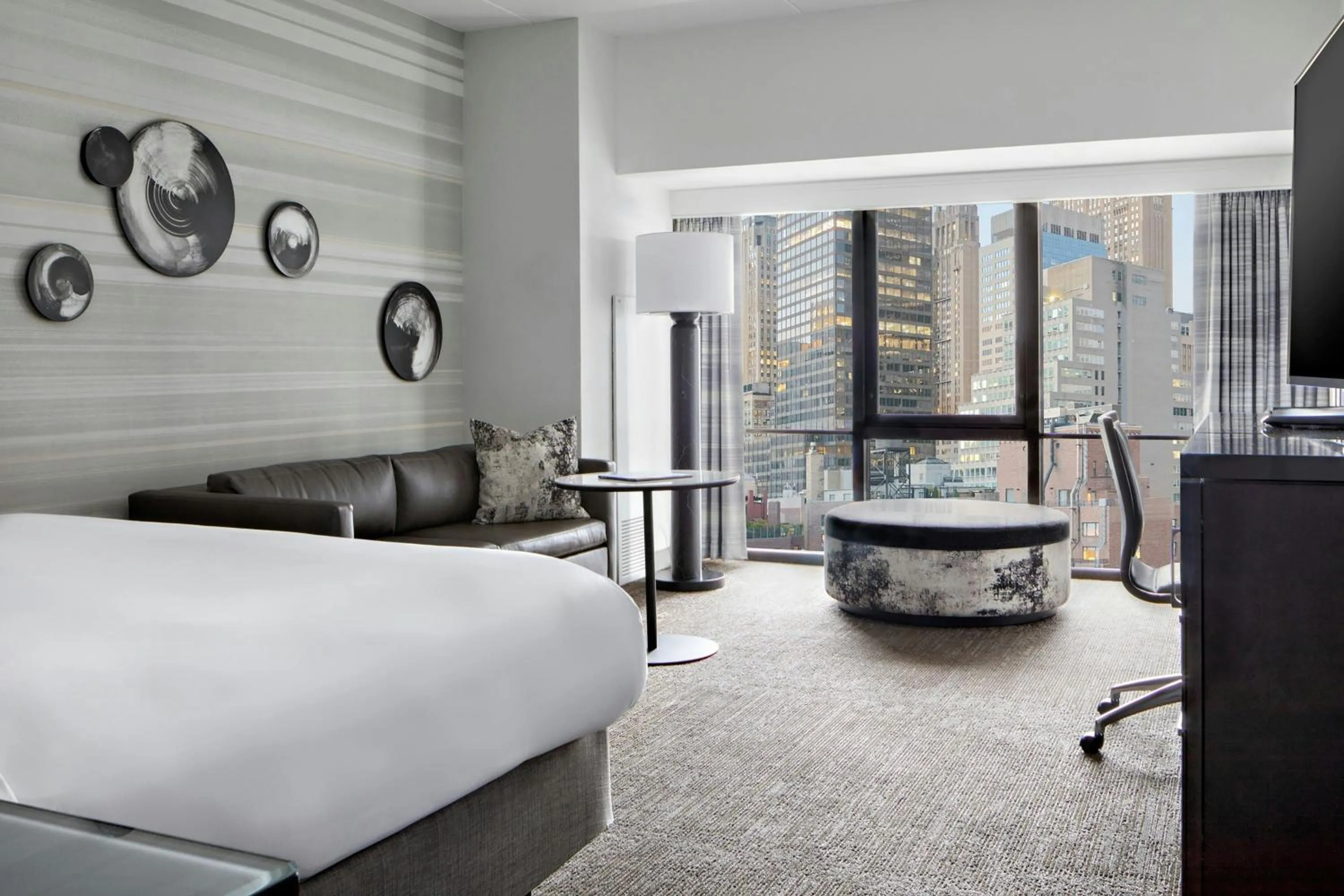 Photo of the whole room, Bed in New York Marriott Marquis
