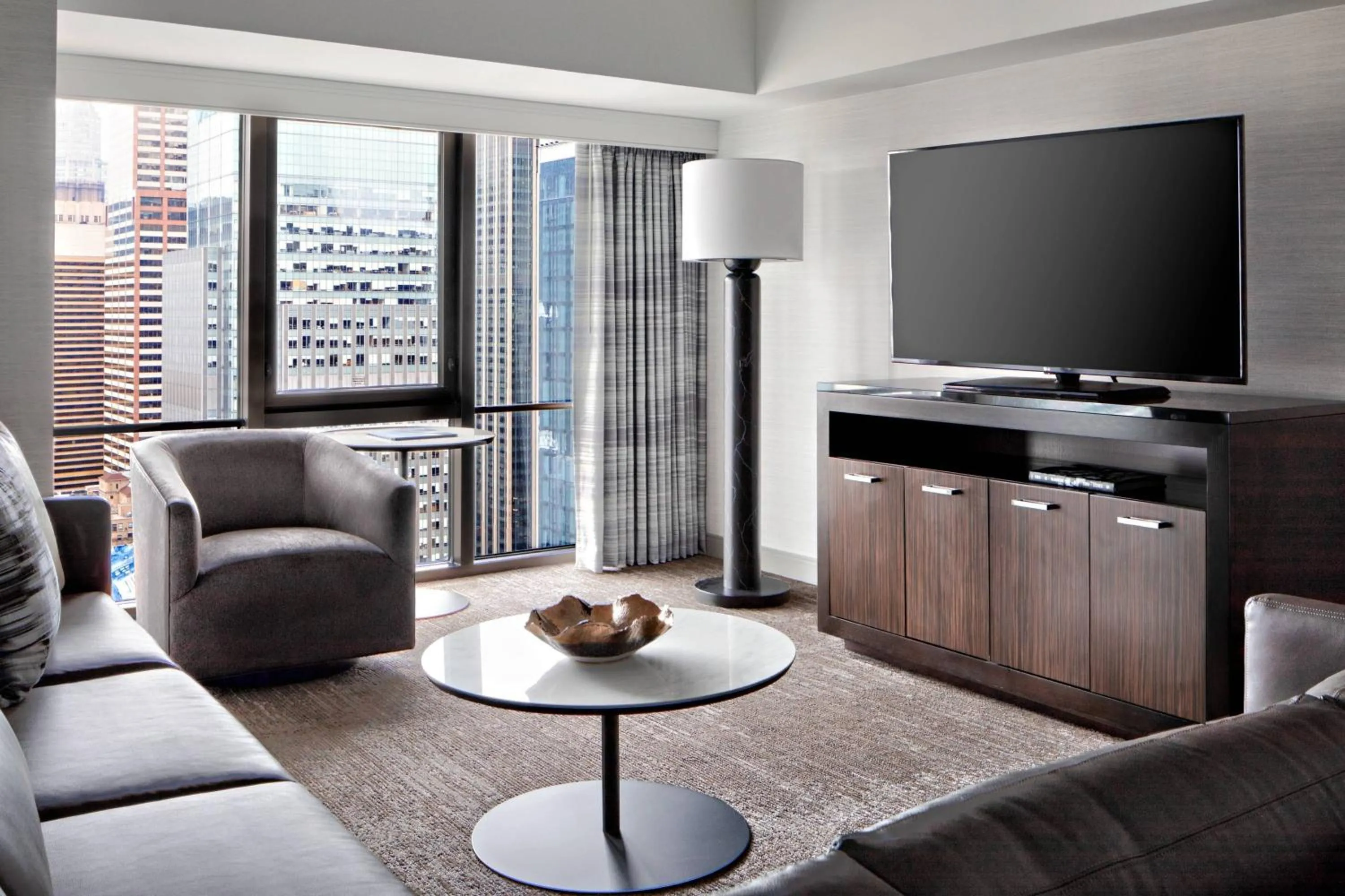 Living room in New York Marriott Marquis