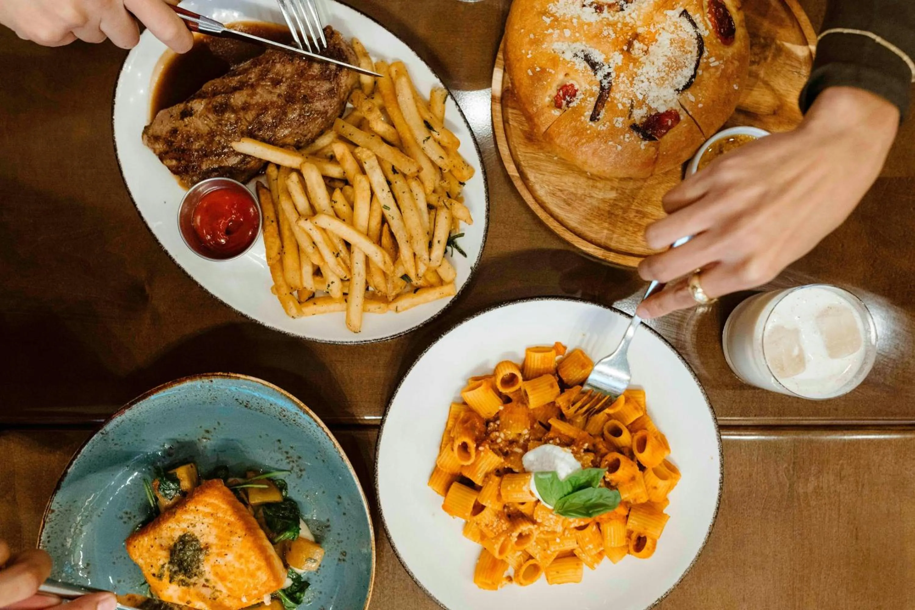 Restaurant/places to eat in New York Marriott Marquis