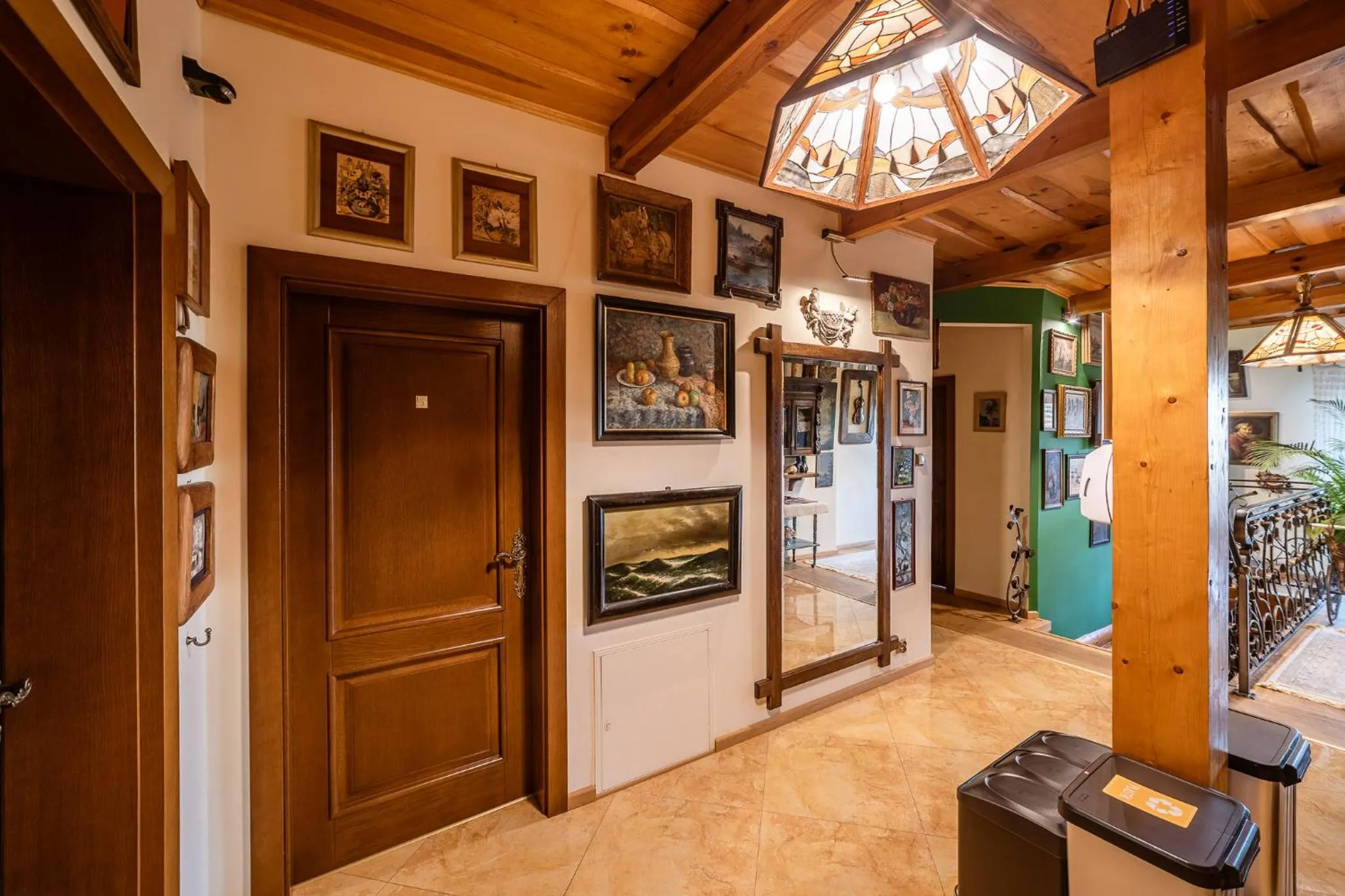 TV and multimedia in RetroHouse - wypoczynek dla dorosłych, B&B