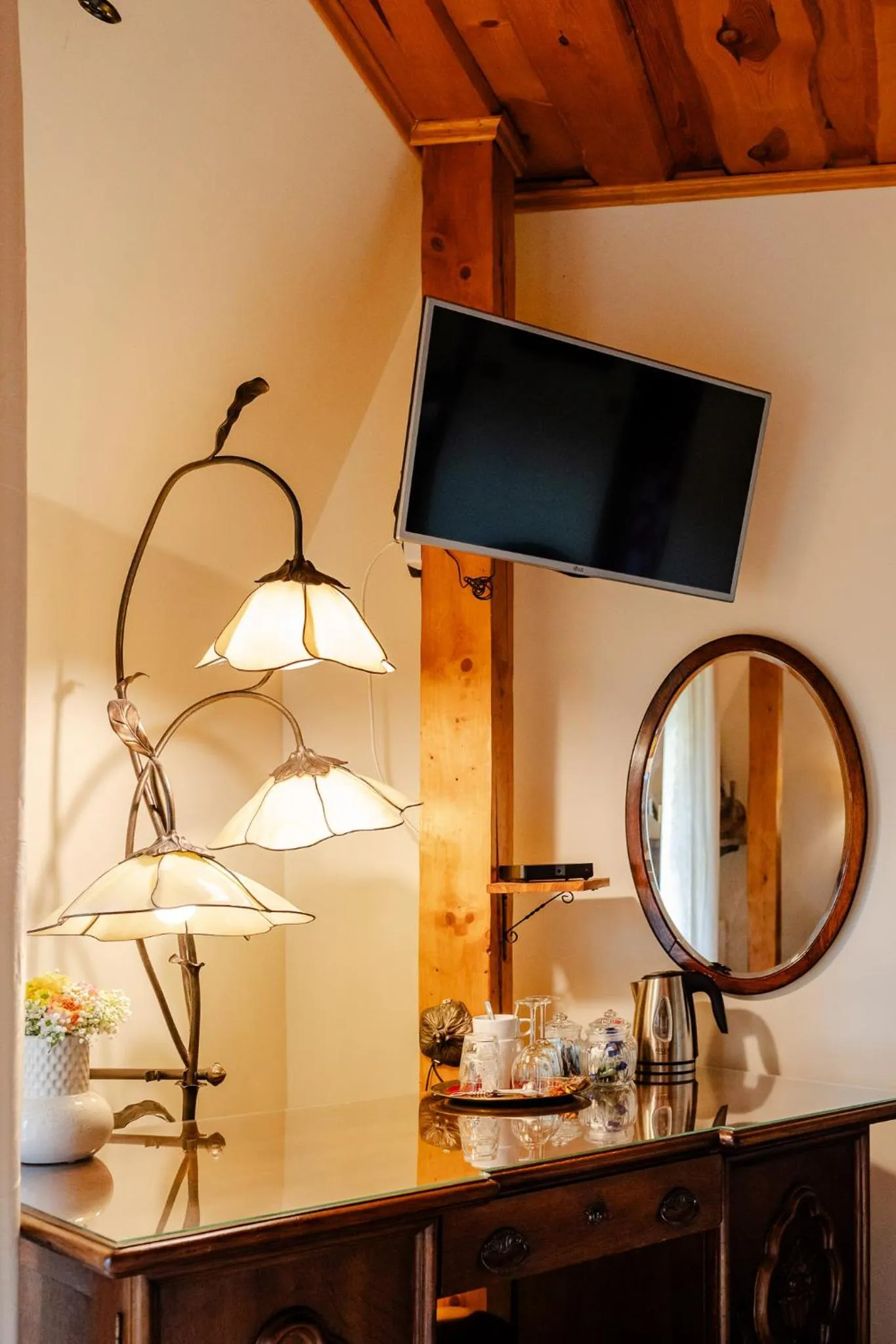 TV and multimedia in RetroHouse - wypoczynek dla dorosłych, B&B