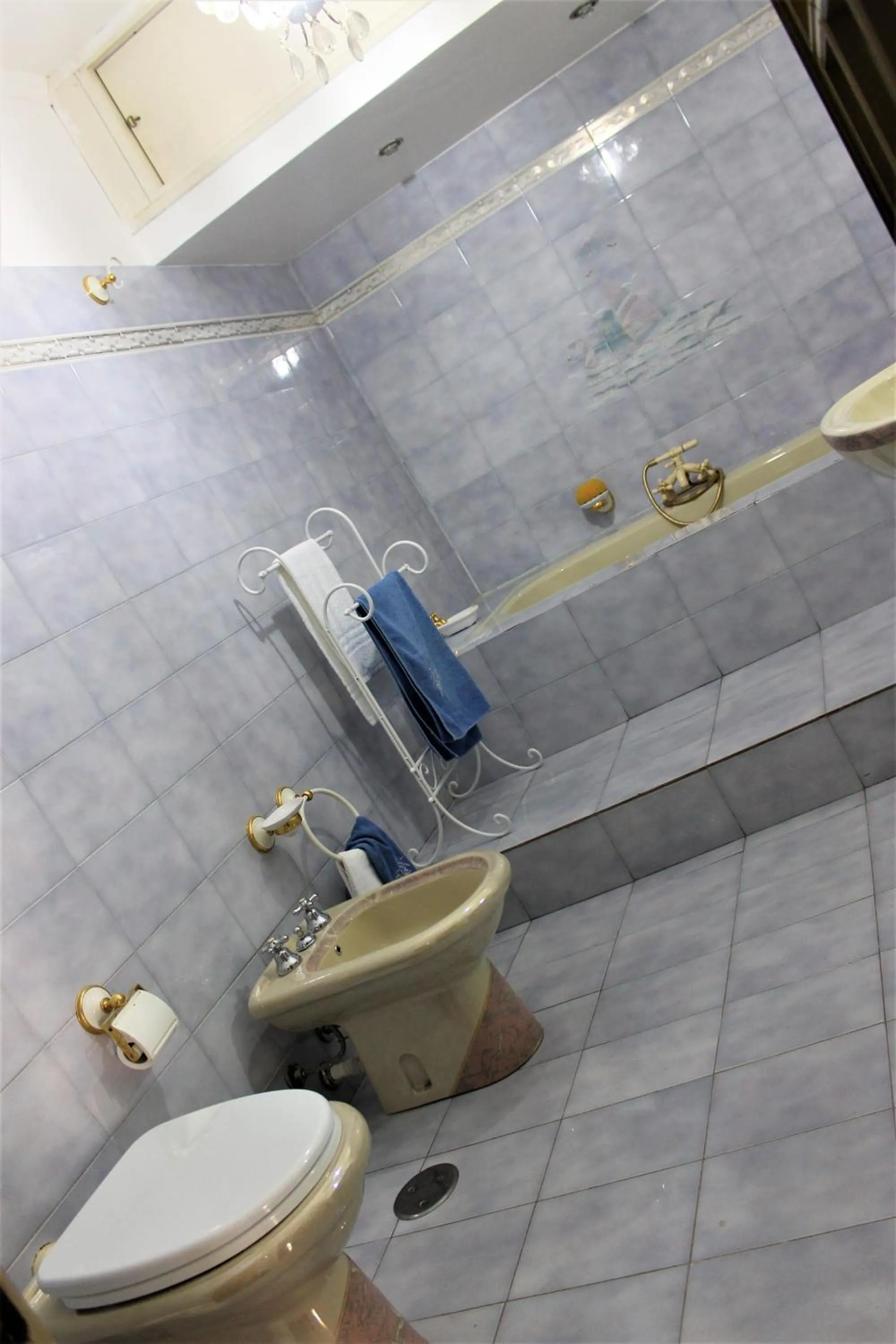 Bathroom in San Peter's Golden Rooms