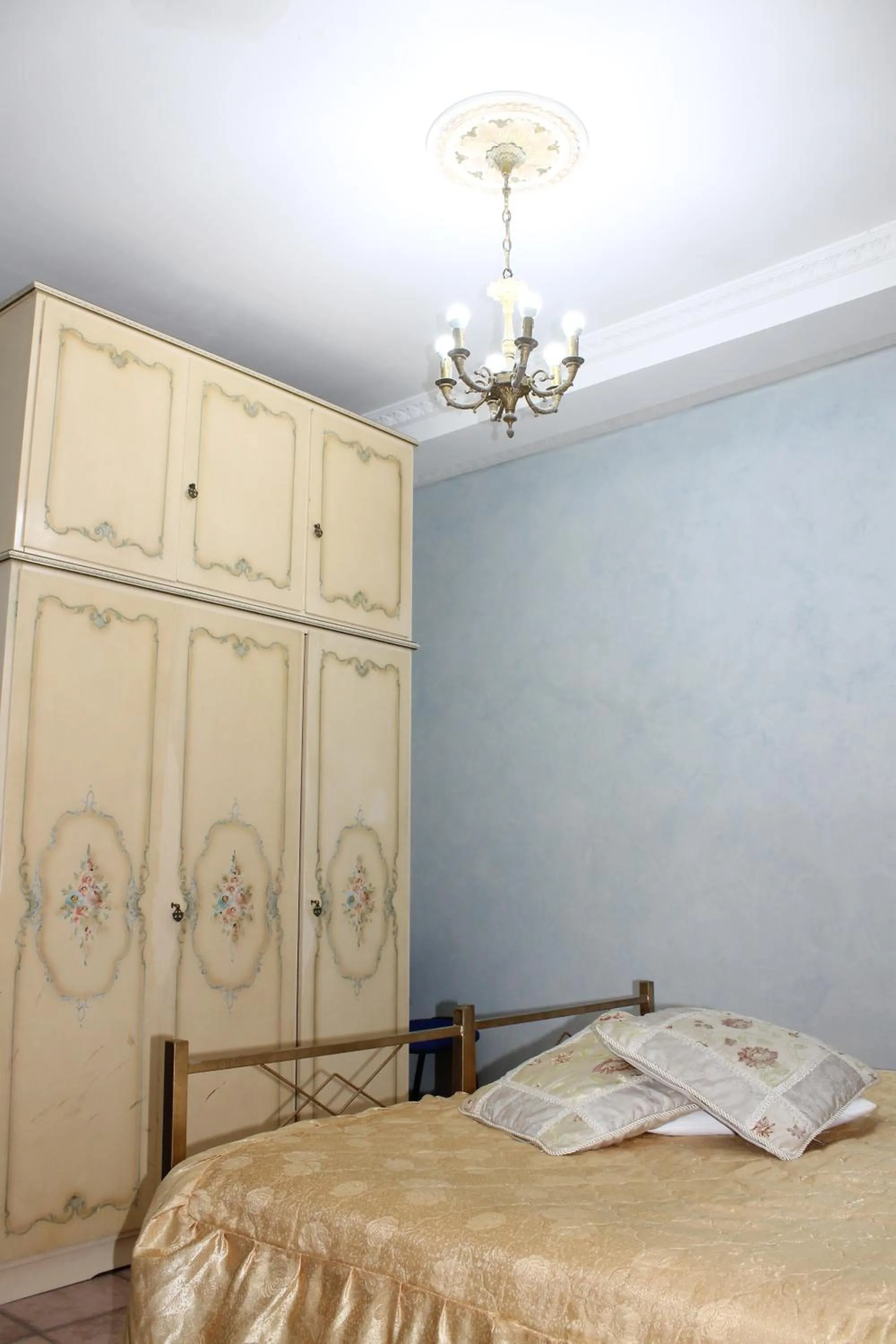 Bedroom, Bed in San Peter's Golden Rooms