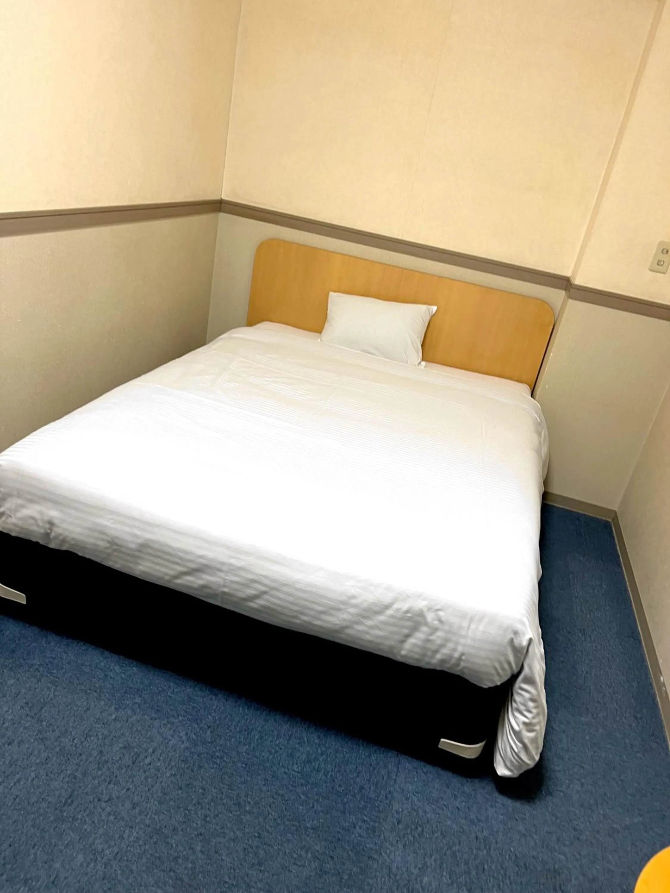 Bed in Business Hotel Legato