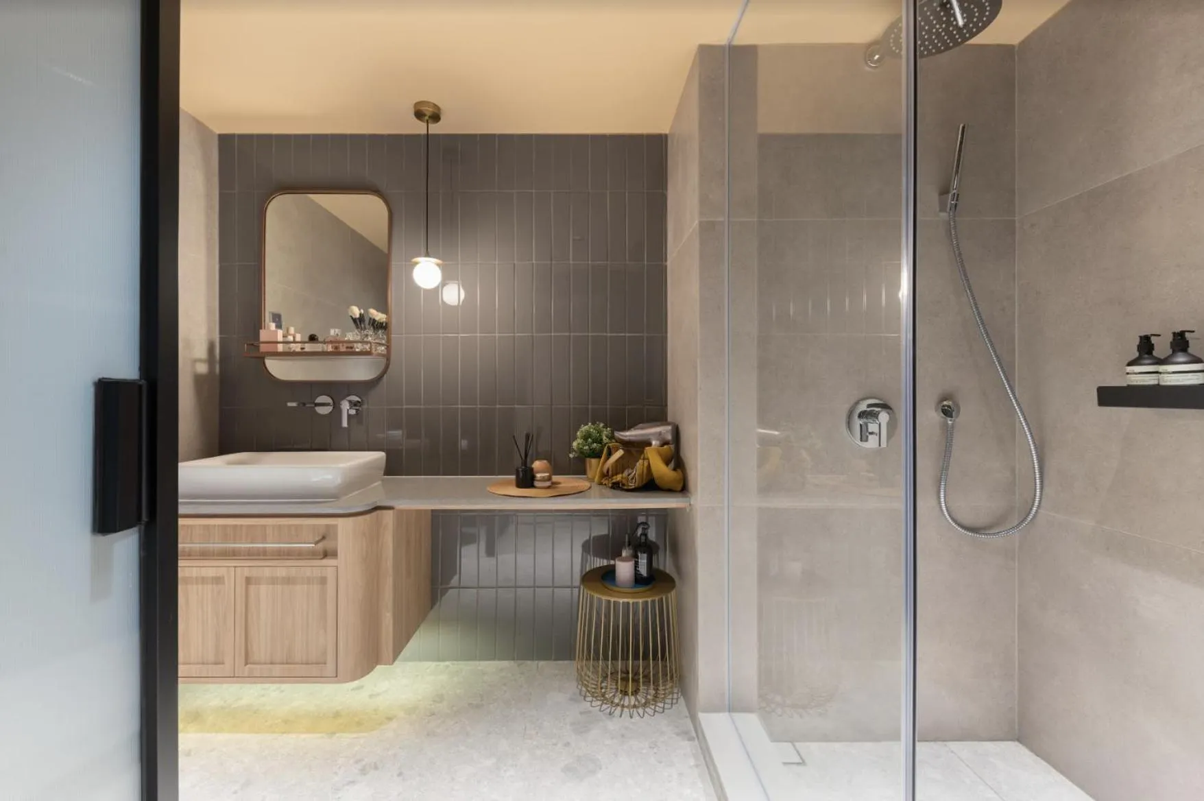 Bathroom in Dash Living on Prat