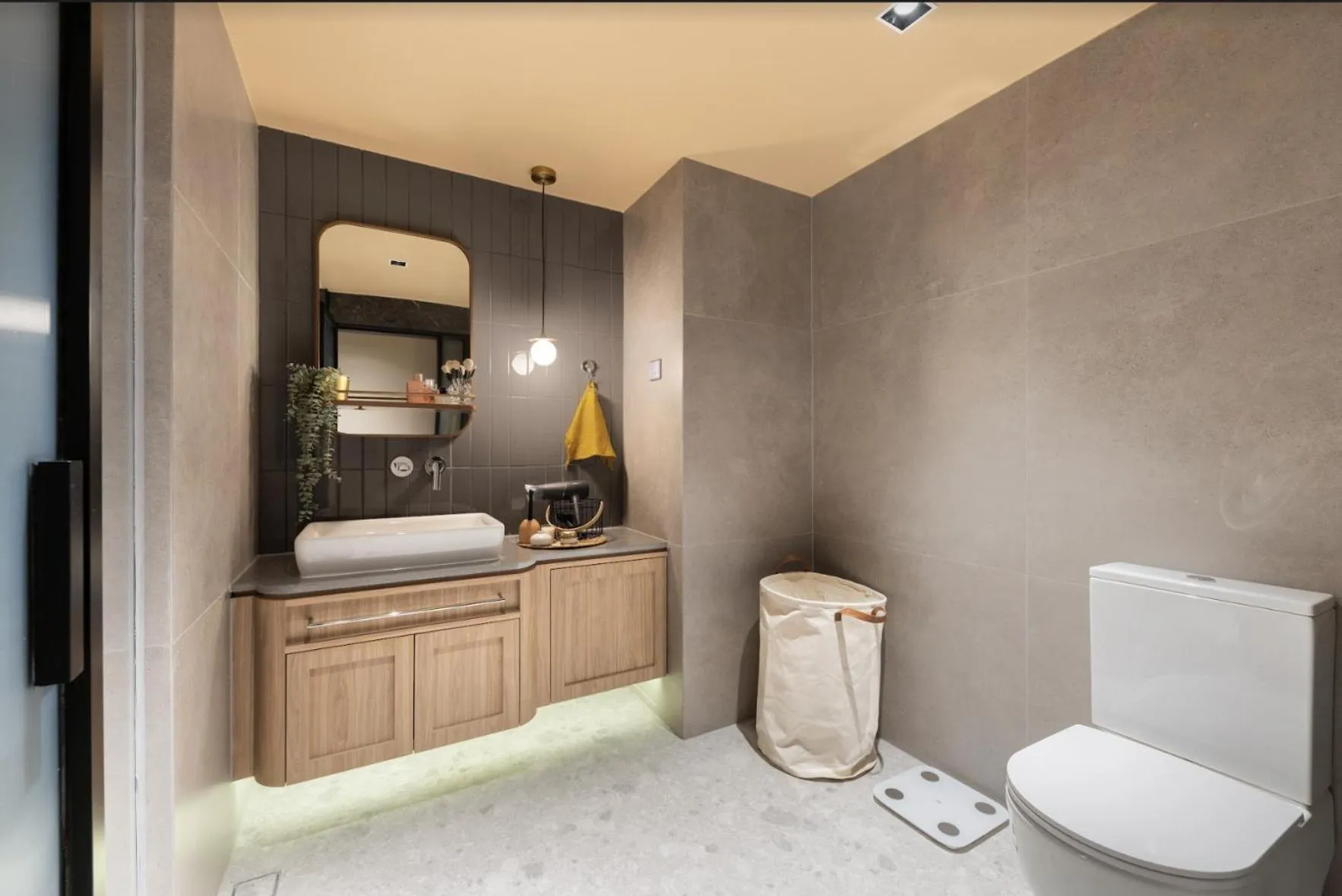 Bathroom in Dash Living on Prat