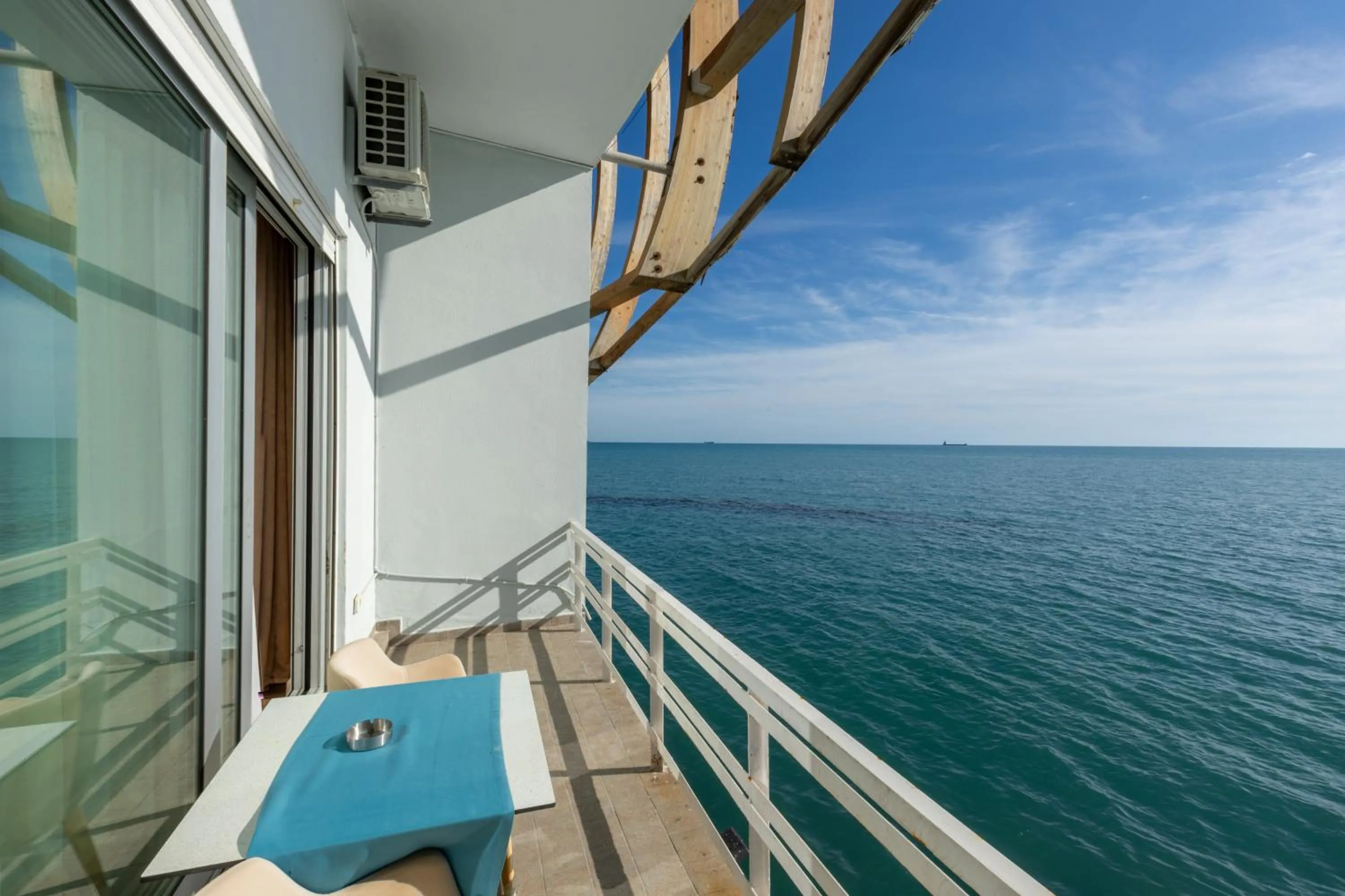 Ventus Harbor Hotel
