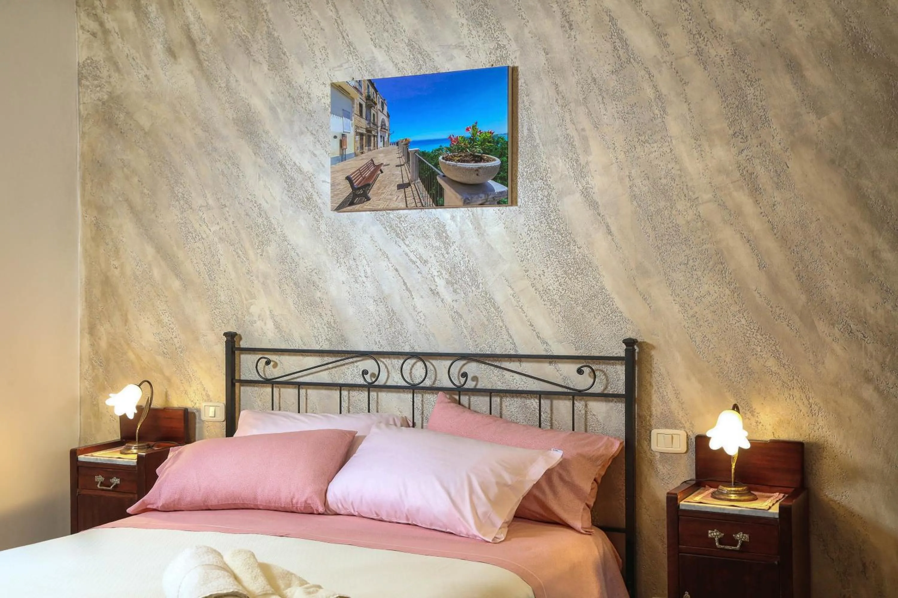 Bed in Le mansardine