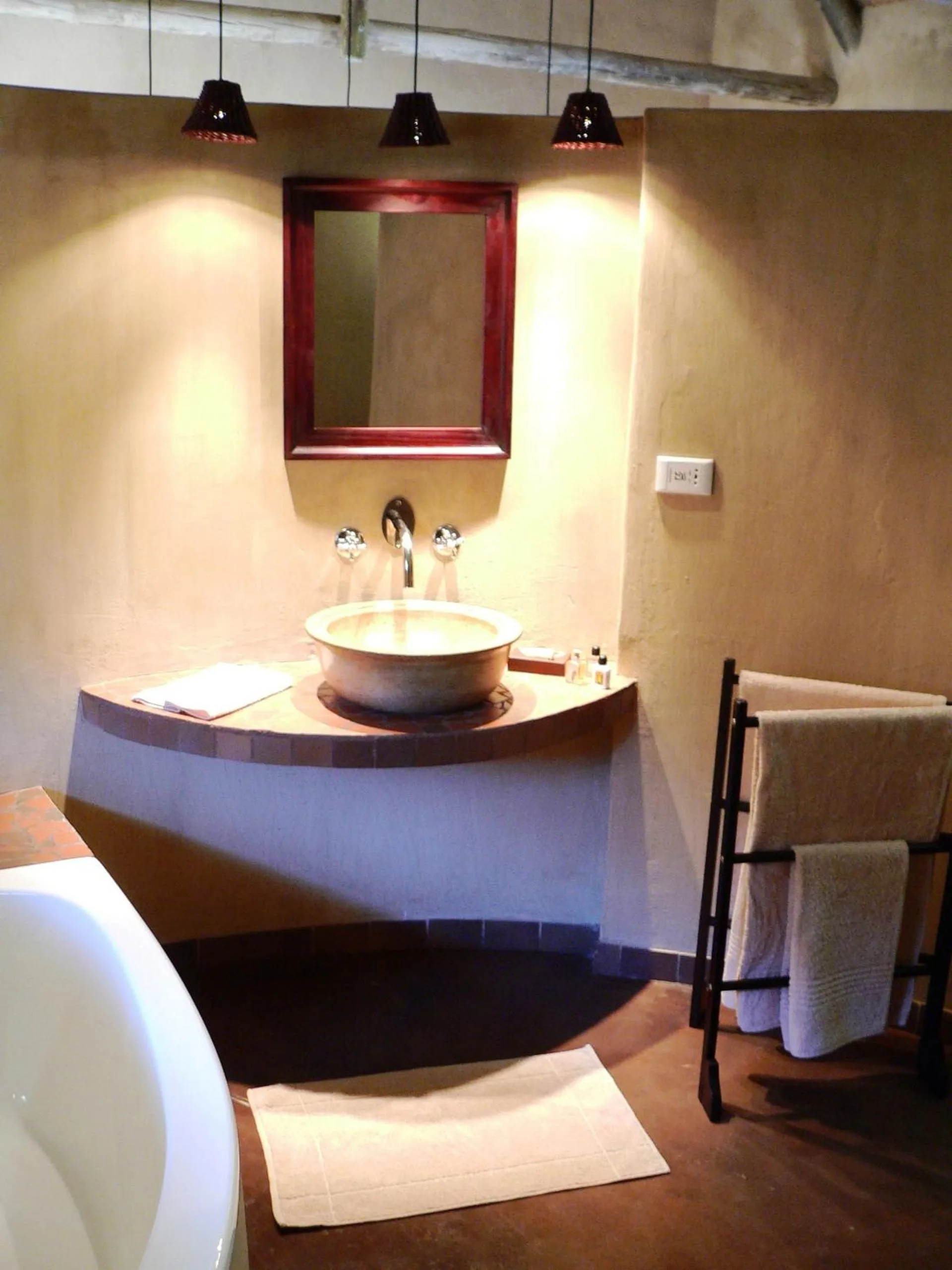 Bathroom in AmaZulu Lodge