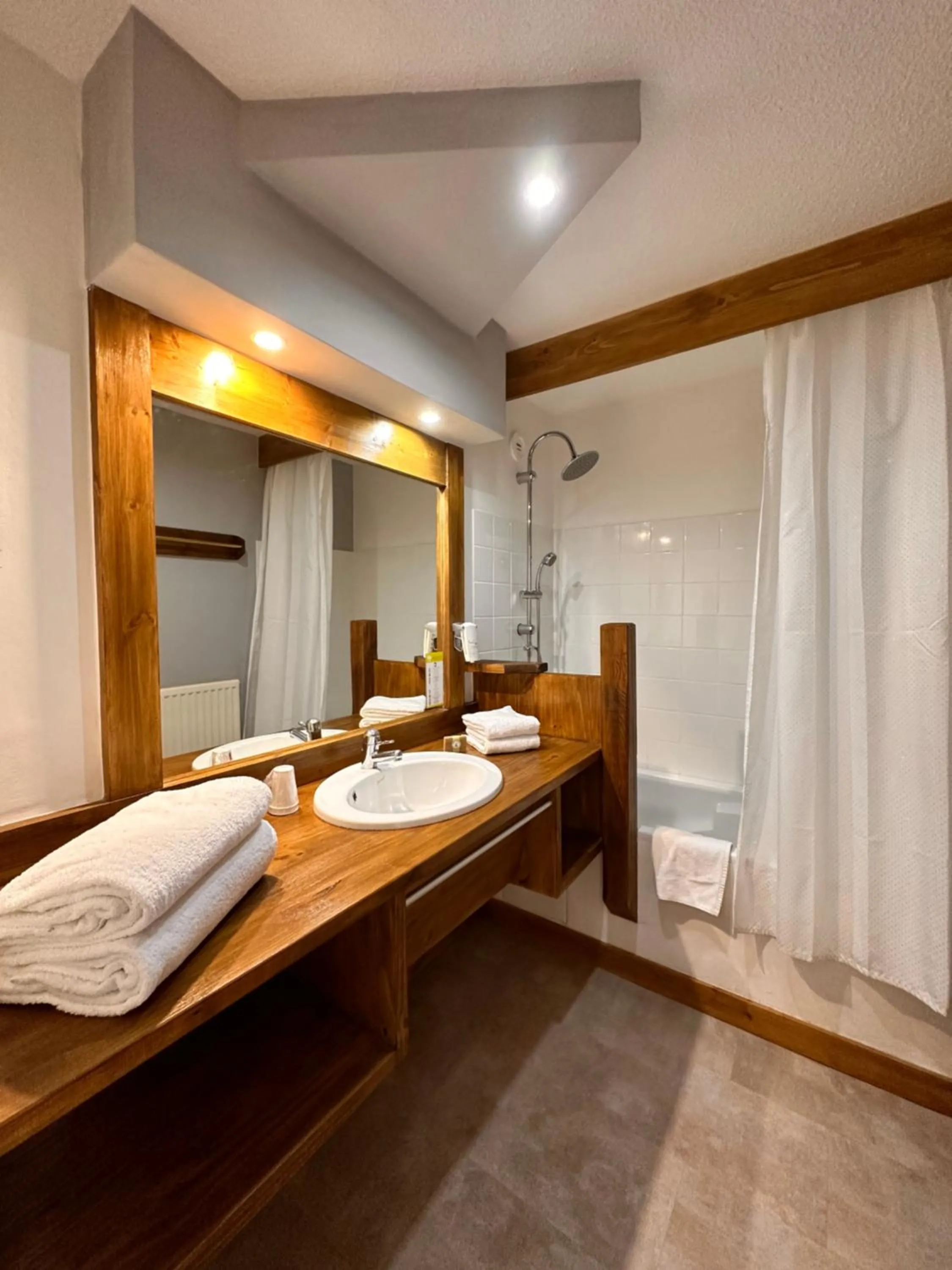 Bed in Fontaine du Mont Blanc Hotel & Spa