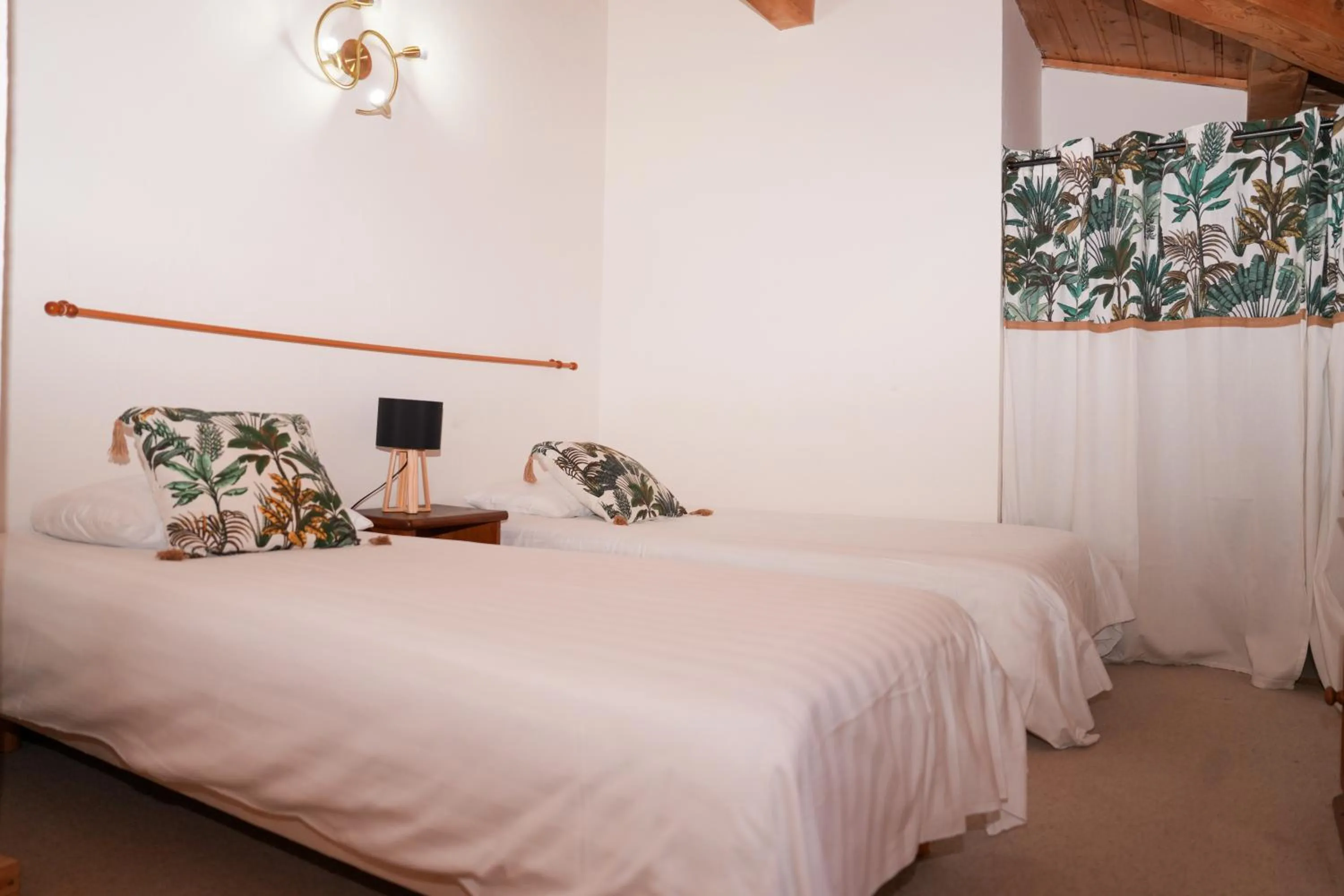 View (from property/room), Bed in Fontaine du Mont Blanc Hotel & Spa